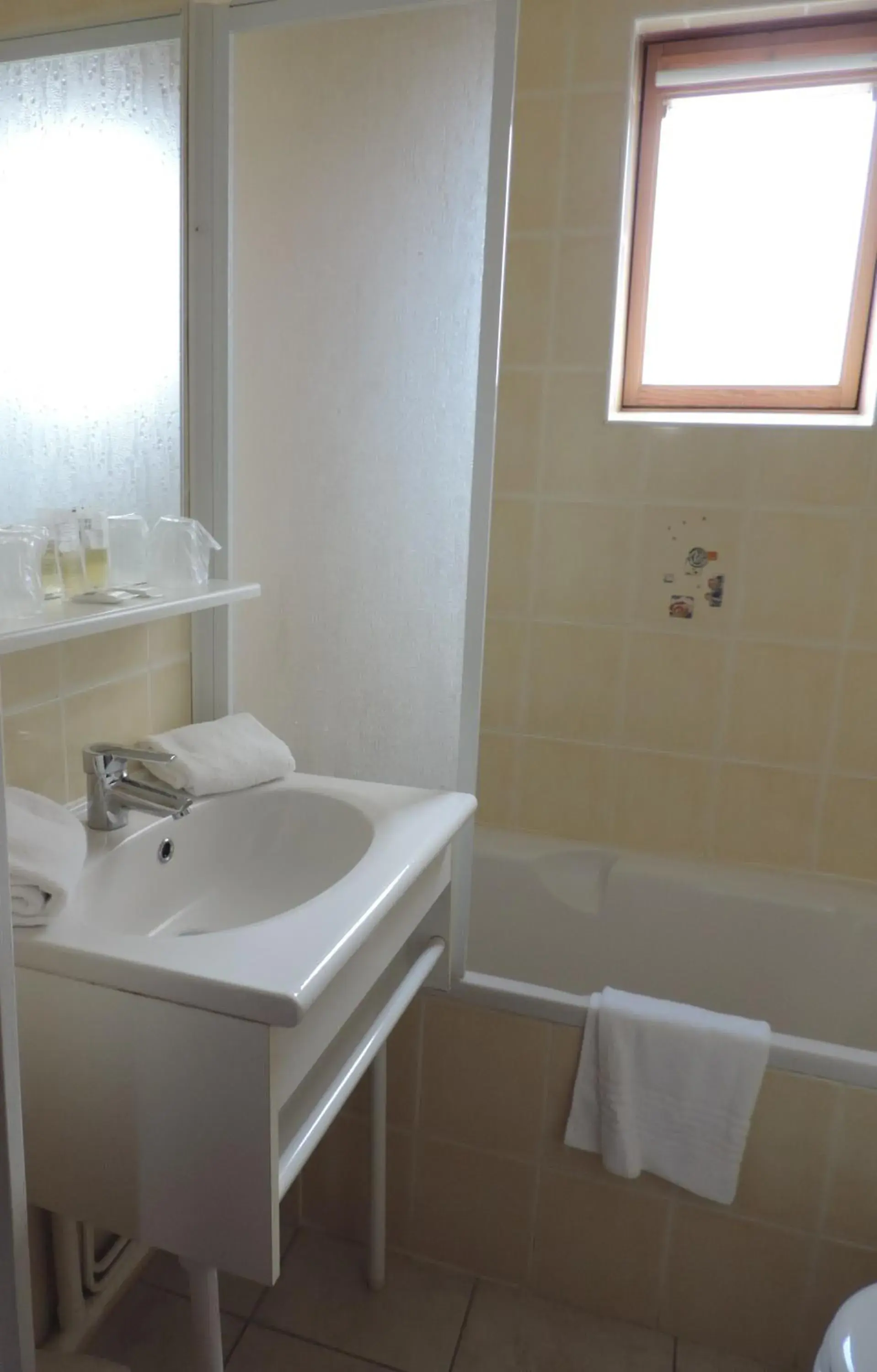 Single Room with Double Bed in Hôtel Le Chantilly Single Room with Double Bed in Hôtel Le Chantilly