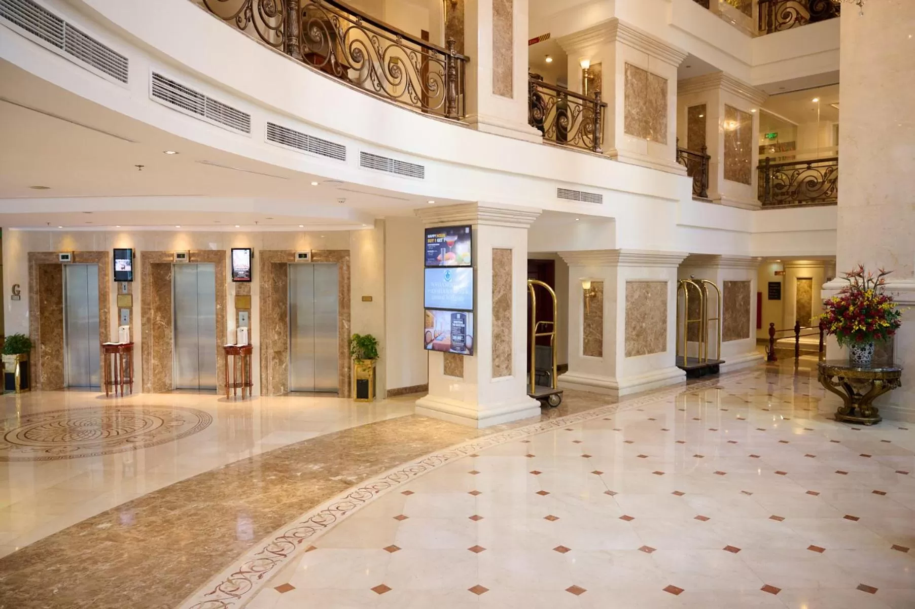 Lobby or reception in Hotel Grand Saigon