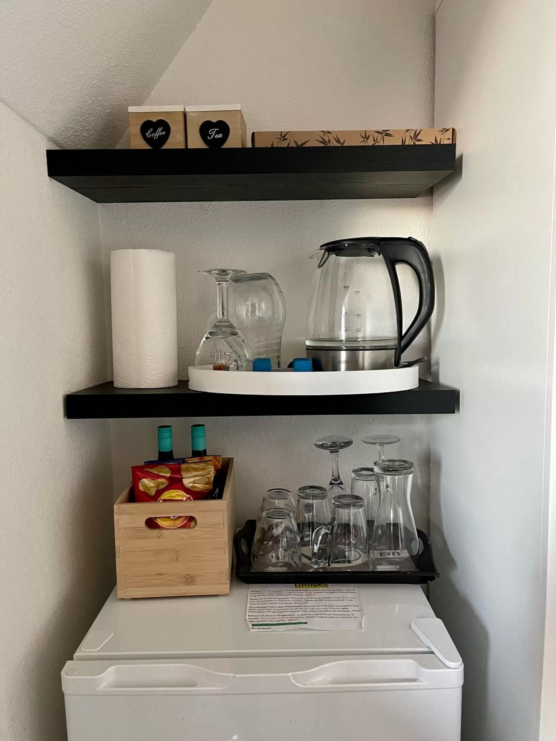 Coffee/tea facilities, Kitchen/Kitchenette in B&B de Wiekeborg