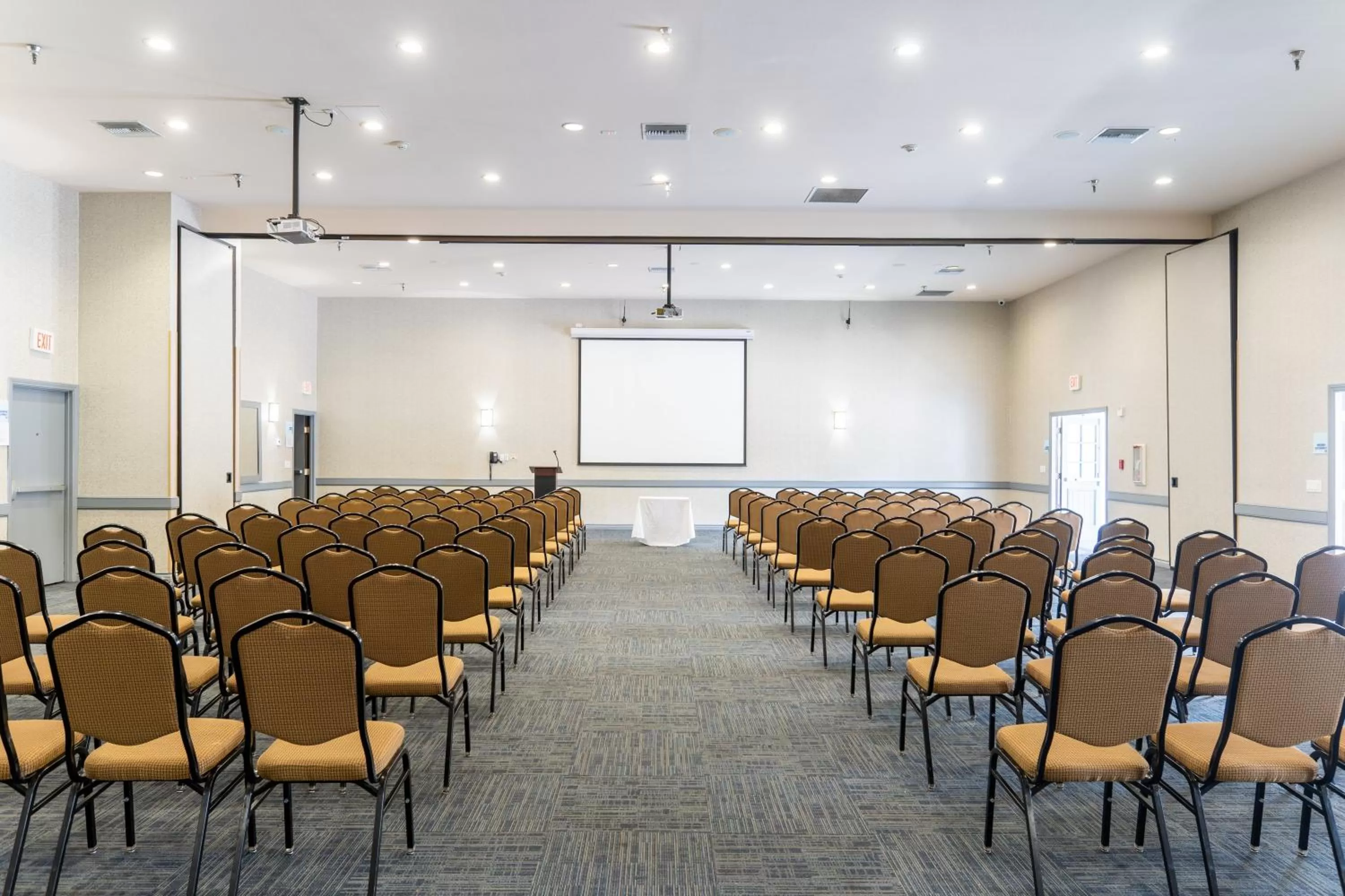 Meeting/conference room in Holiday Inn Express San Clemente N – Beach Area by IHG