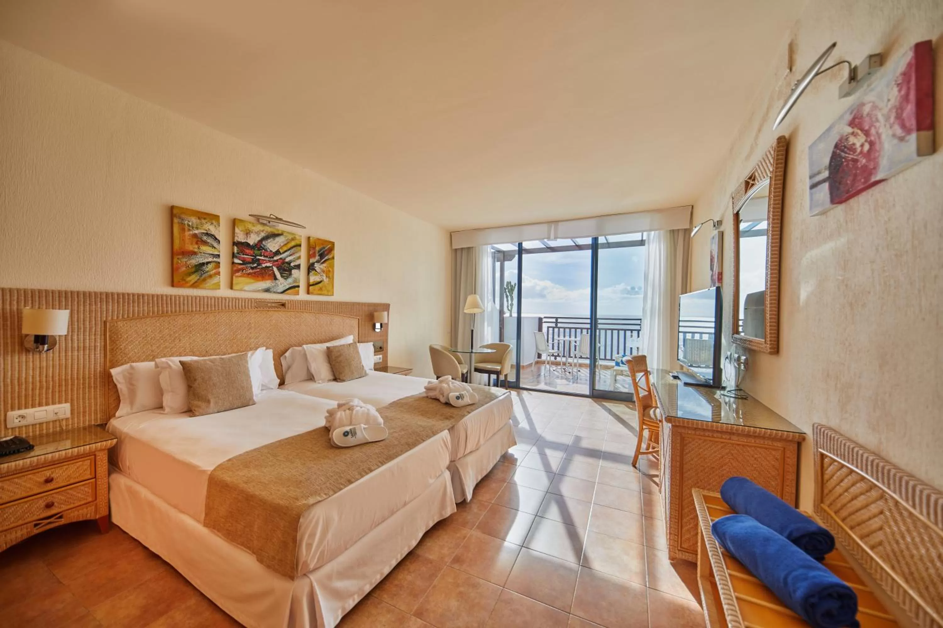 Junior Suite with Sea View (2 Adults + 1 Child) in Sandos Papagayo