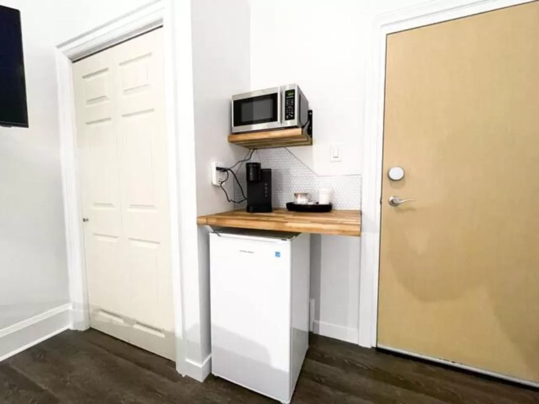 Kitchen/Kitchenette in Sleeping Giant BNB