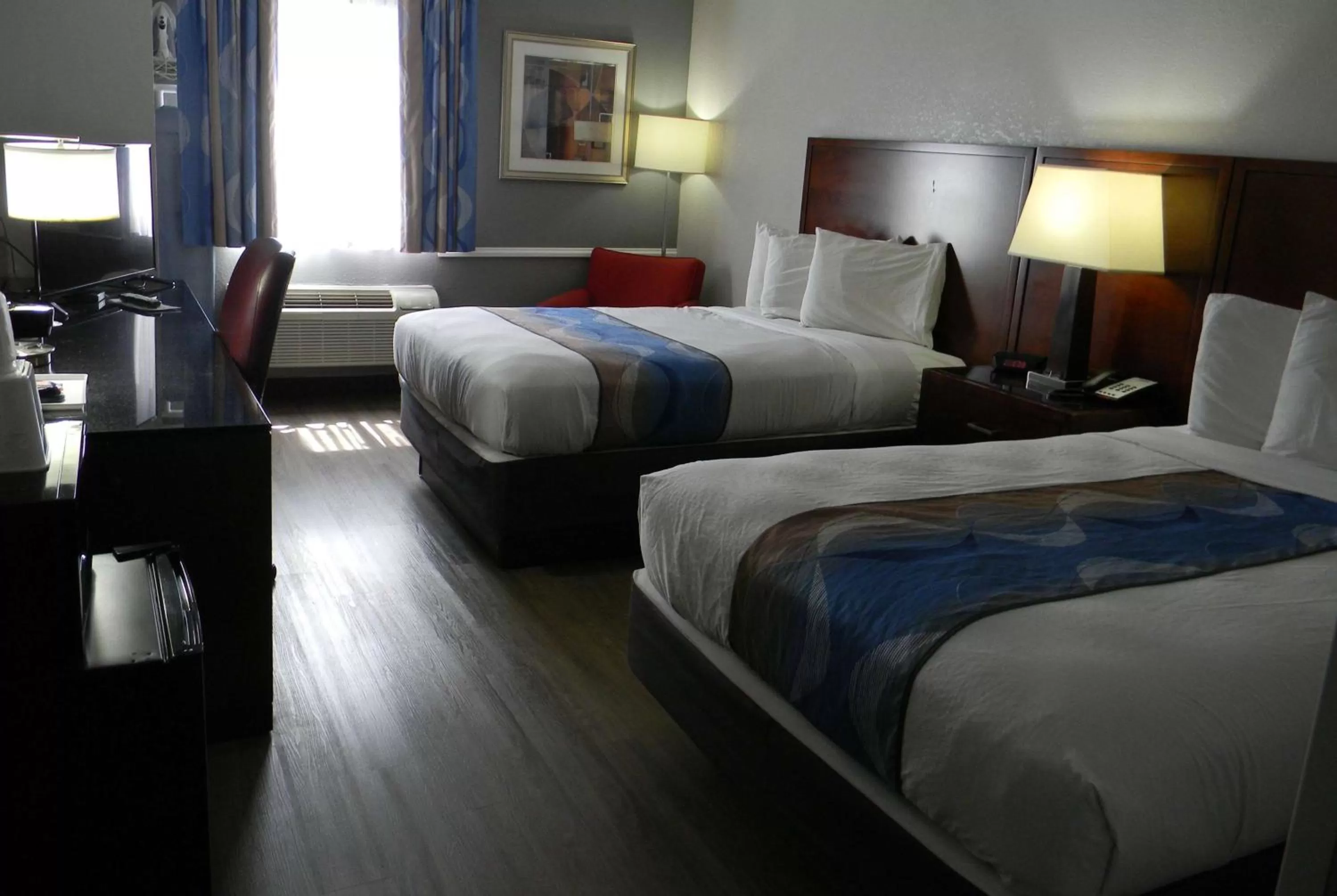 Photo of the whole room, Bed in Travelodge Inn & Suites by Wyndham Albany