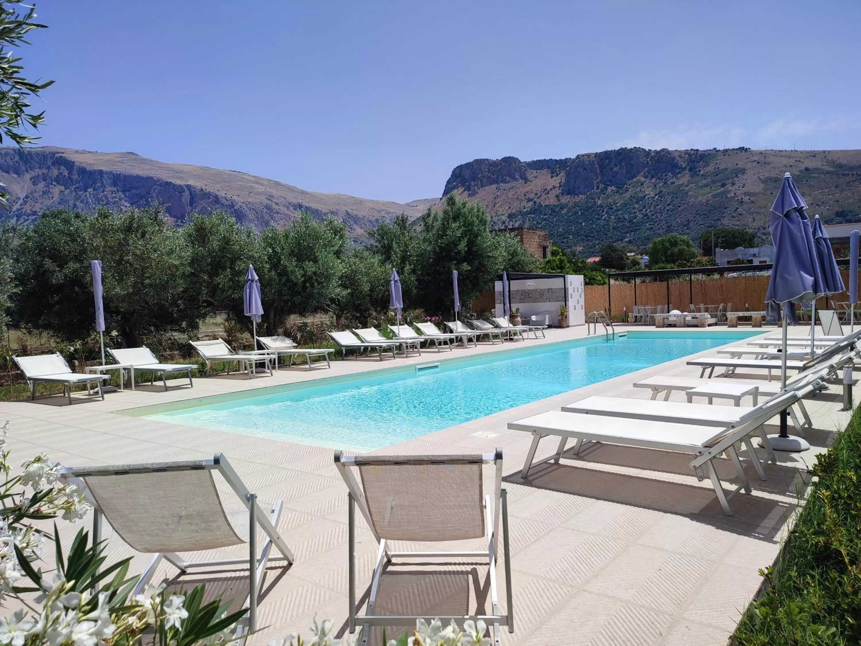 Swimming pool in Inkantu B&B