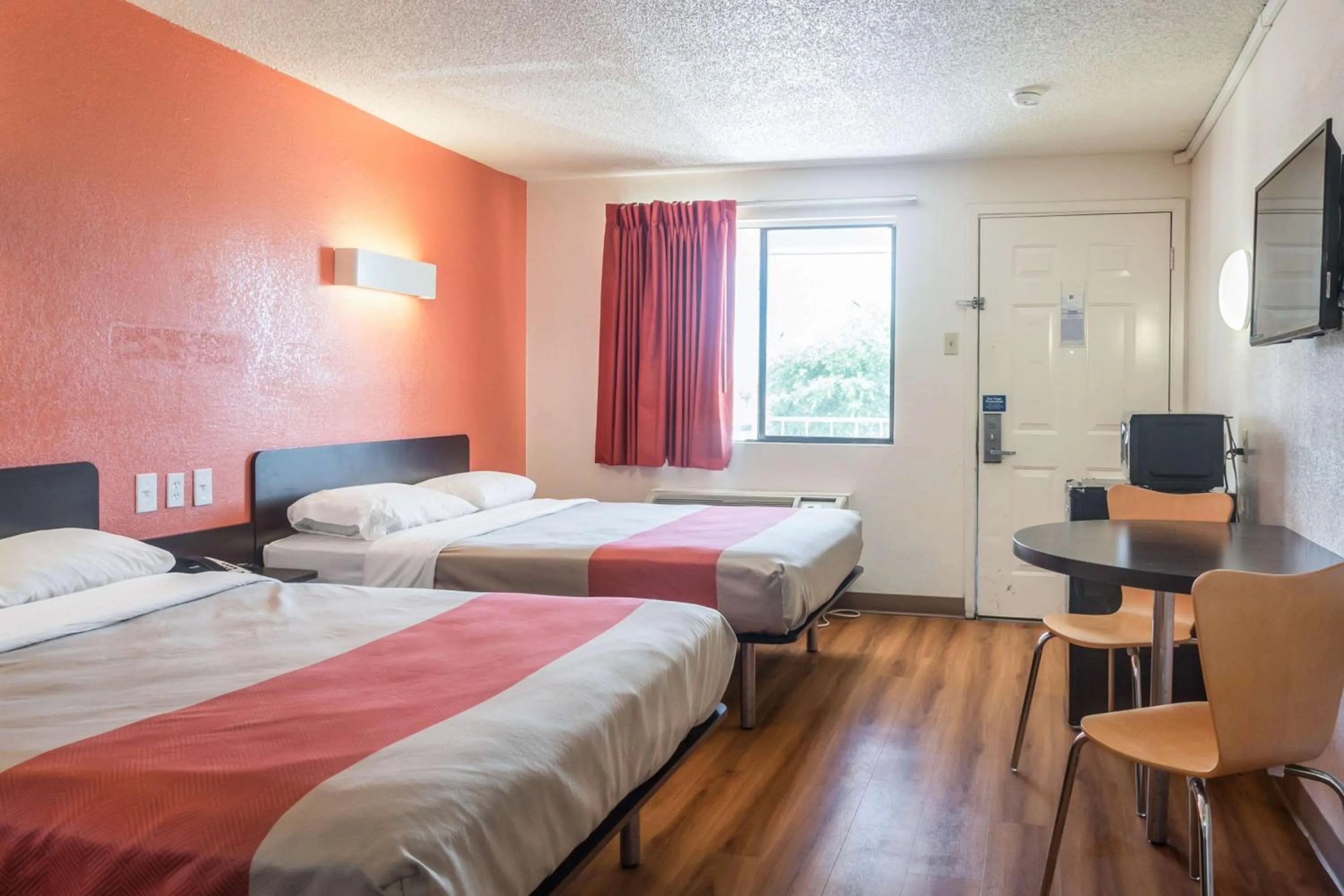 TV and multimedia, Bed in Motel 6-Mesquite, TX - Rodeo - Convention Ctr