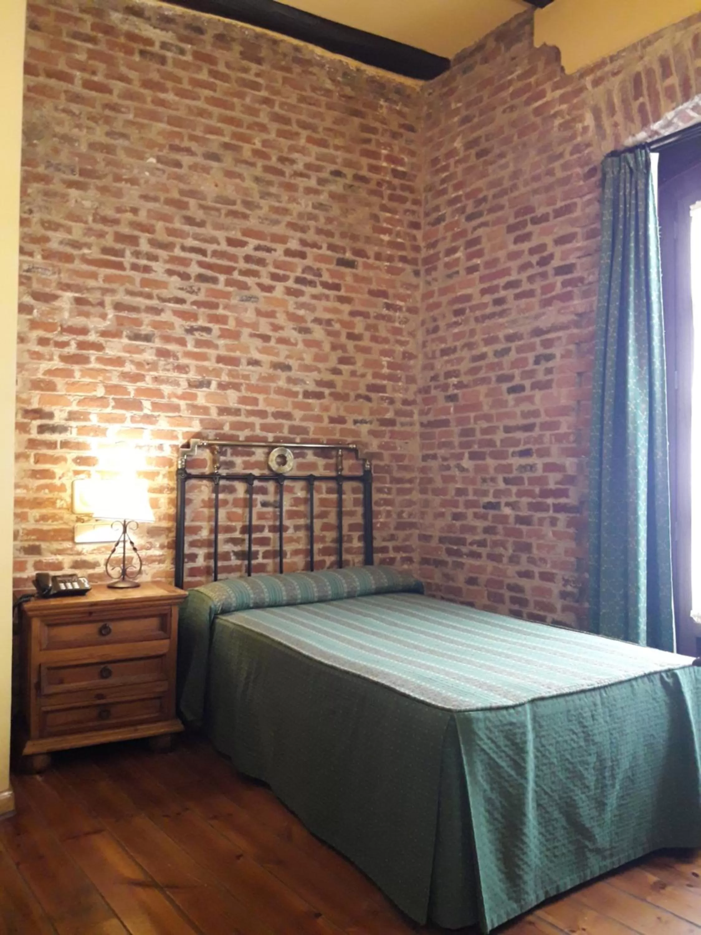 Photo of the whole room, Bed in Hotel La Posada Regia