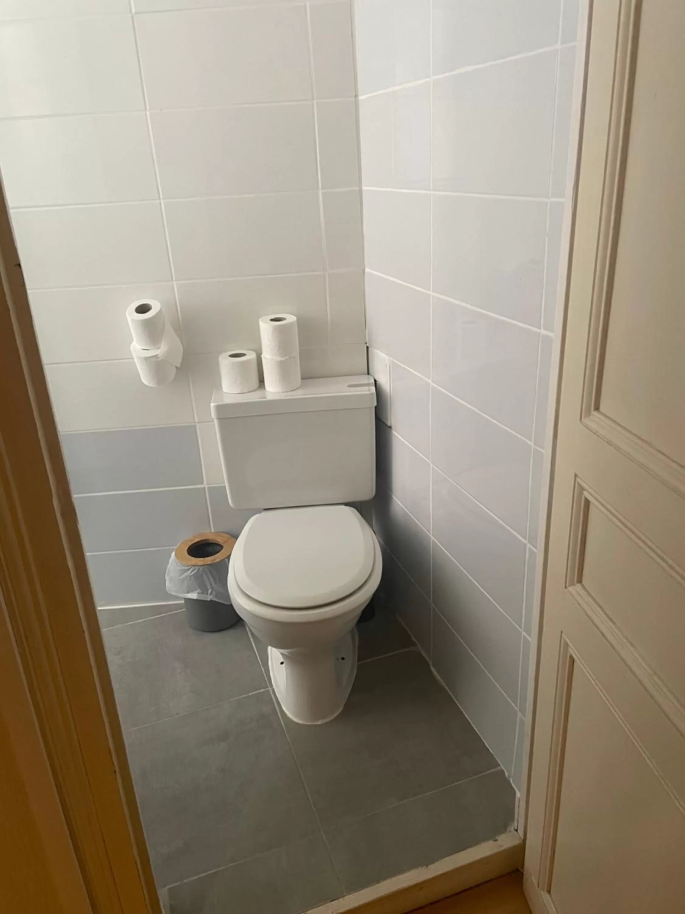 Toilet, Bathroom in Hôtel & Restaurant Le Patio VICHY