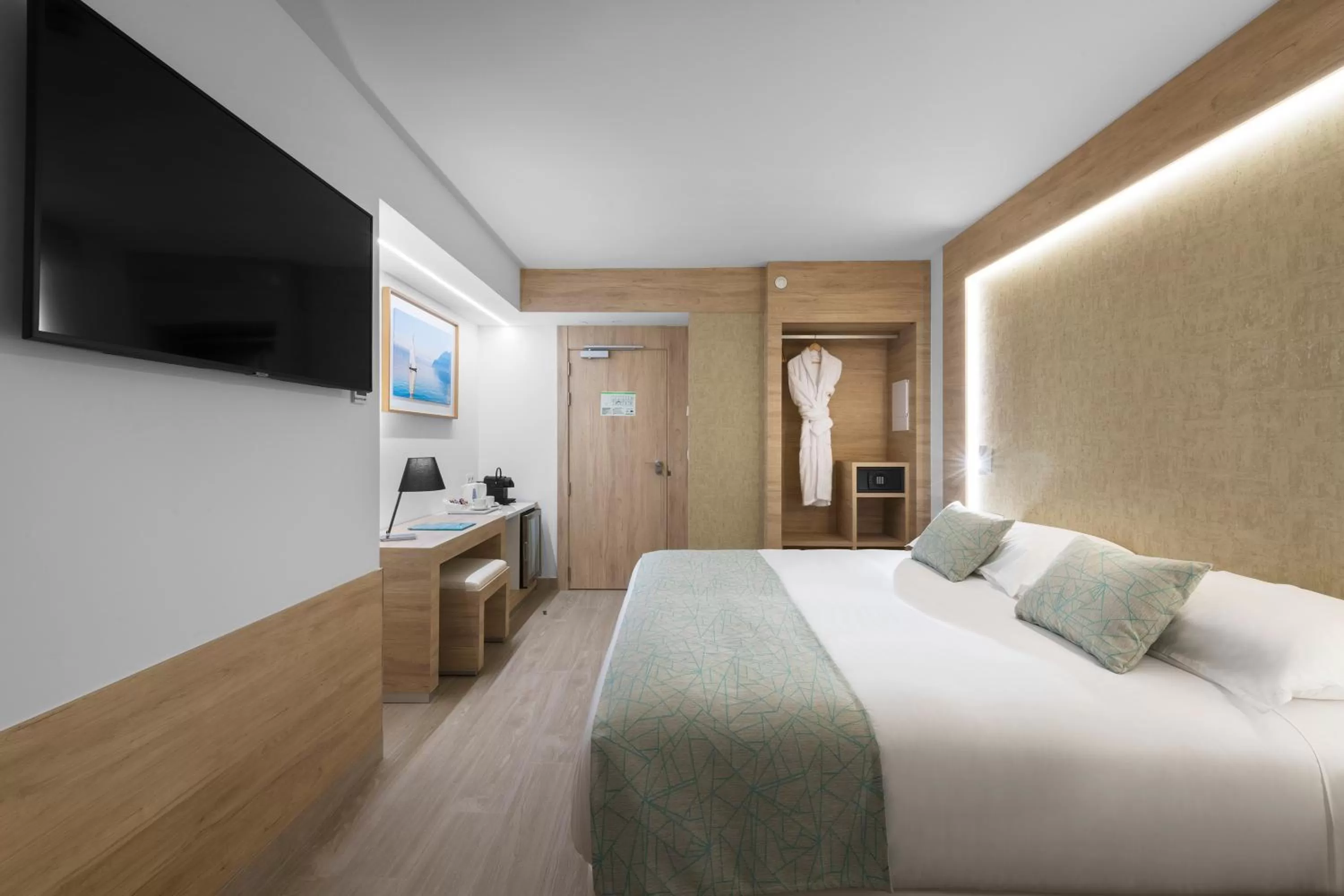 Bed in Elba Sunset Mallorca Thalasso Spa