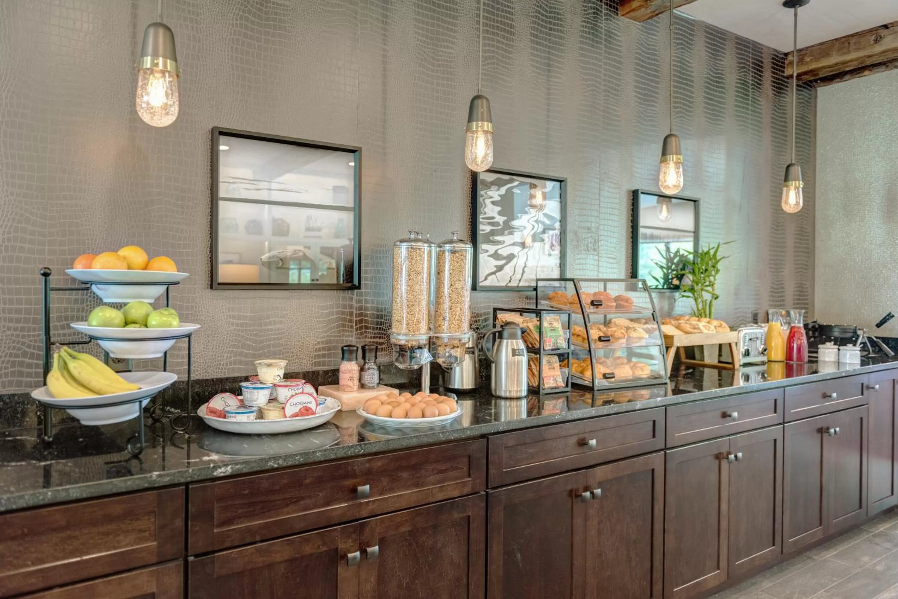 Continental breakfast in Garrison Hotel & Suites Dover-Portsmouth, an Ascend Collection Hotel