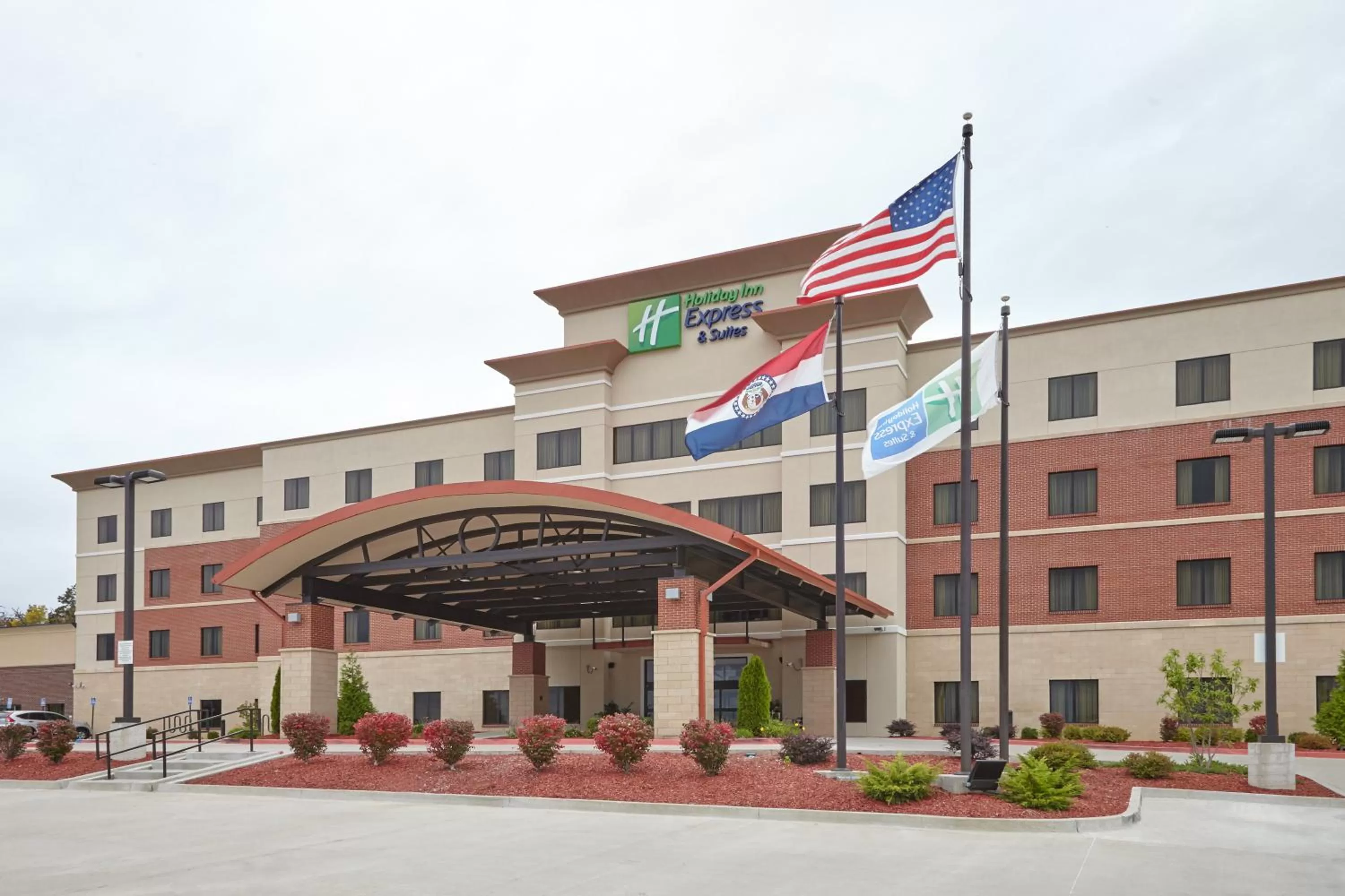 Property building in Holiday Inn Express and Suites Columbia University Area by IHG