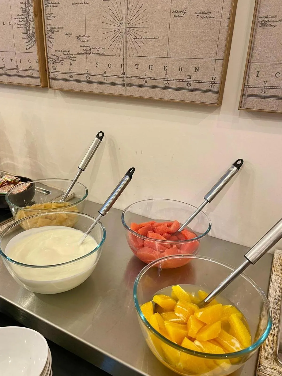 Breakfast in Royal Hôtel Angers