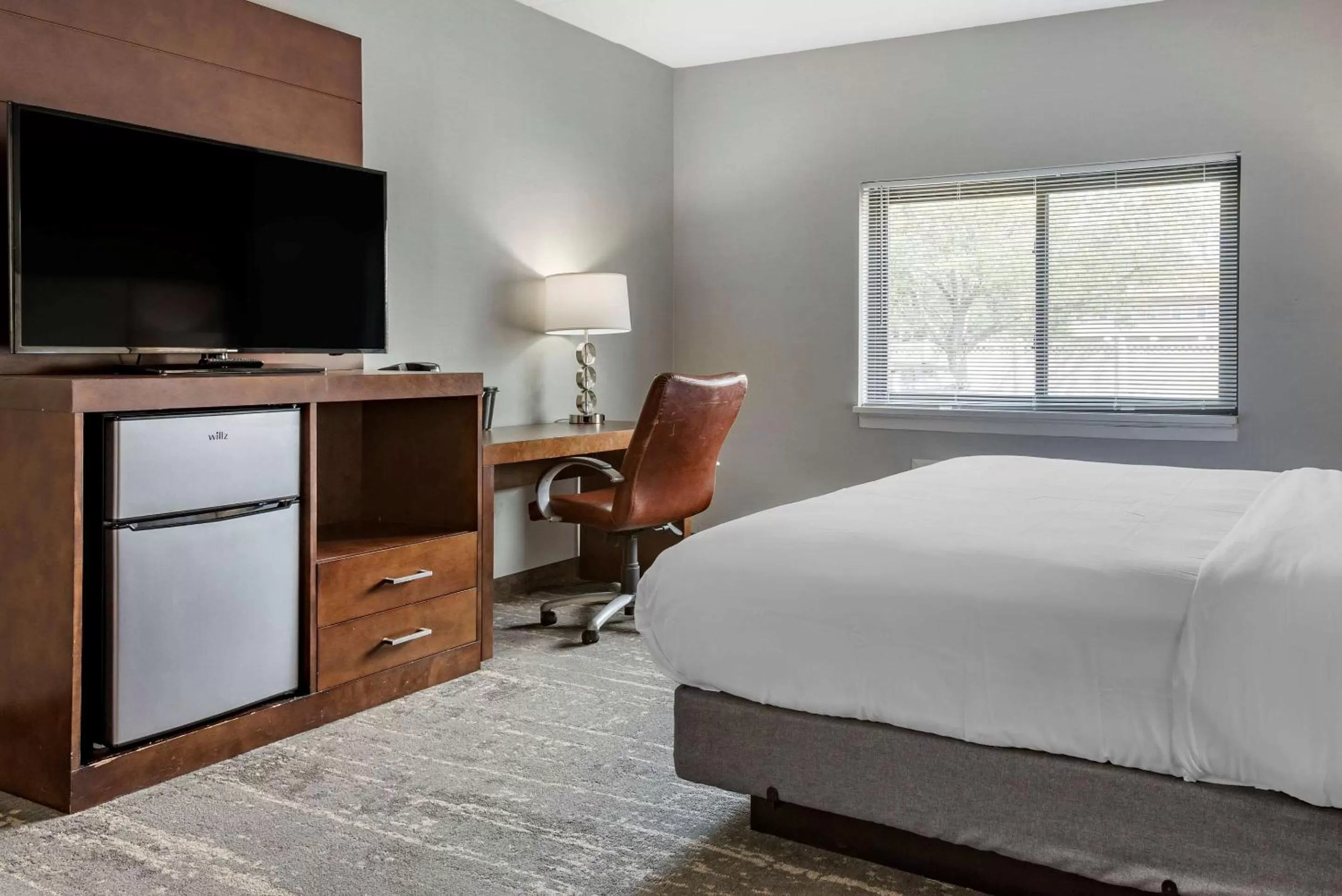 Photo of the whole room, Bed in Somerset Lofts