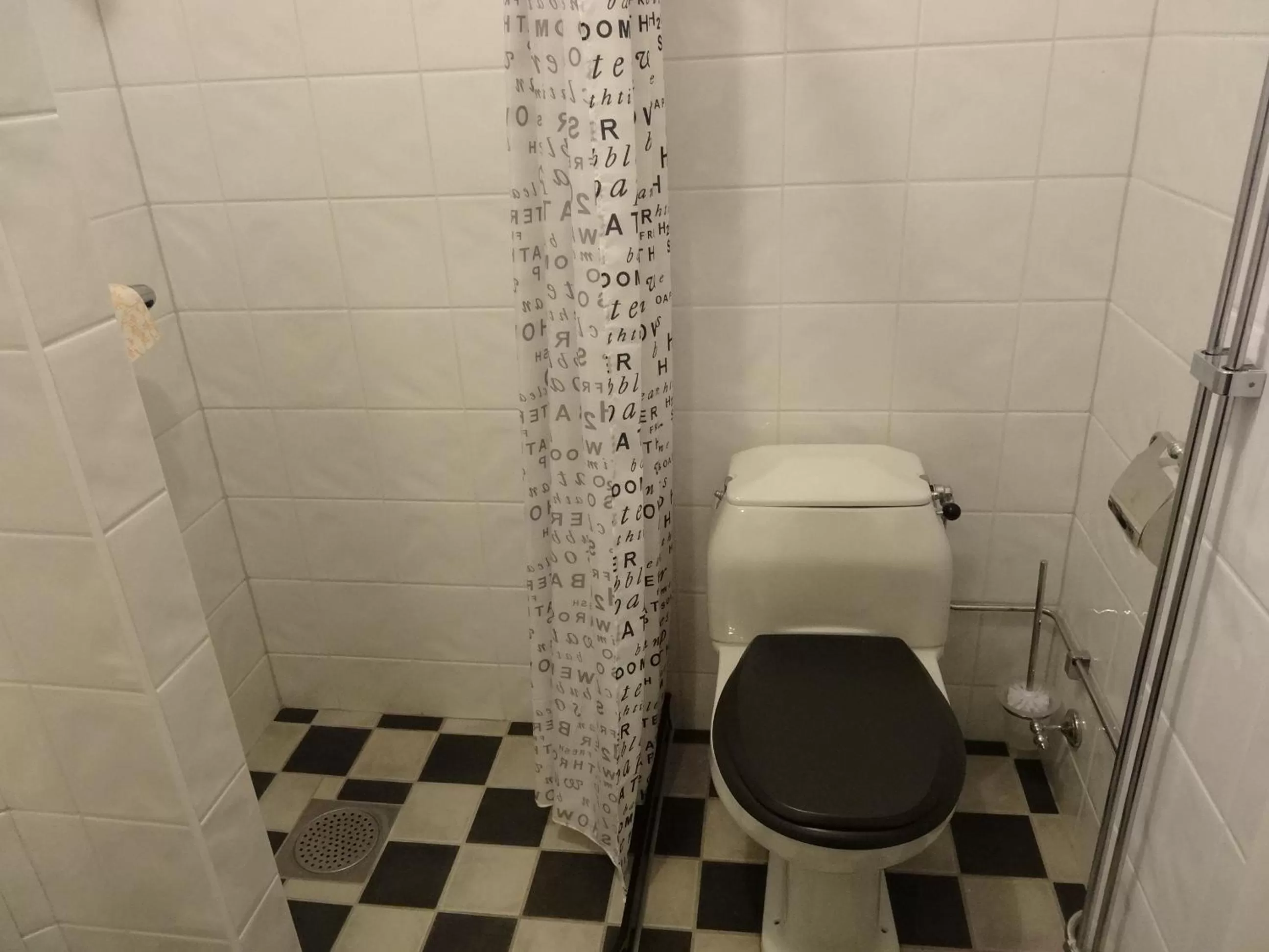 Photo of the whole room, Bathroom in Gröna Lena