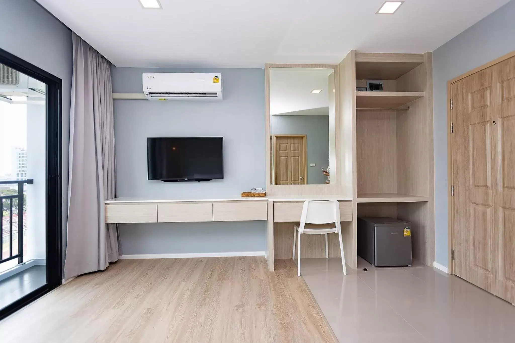 Superior King Room in Napa Hotel Ratchaburi Superior King Room in Napa Hotel Ratchaburi