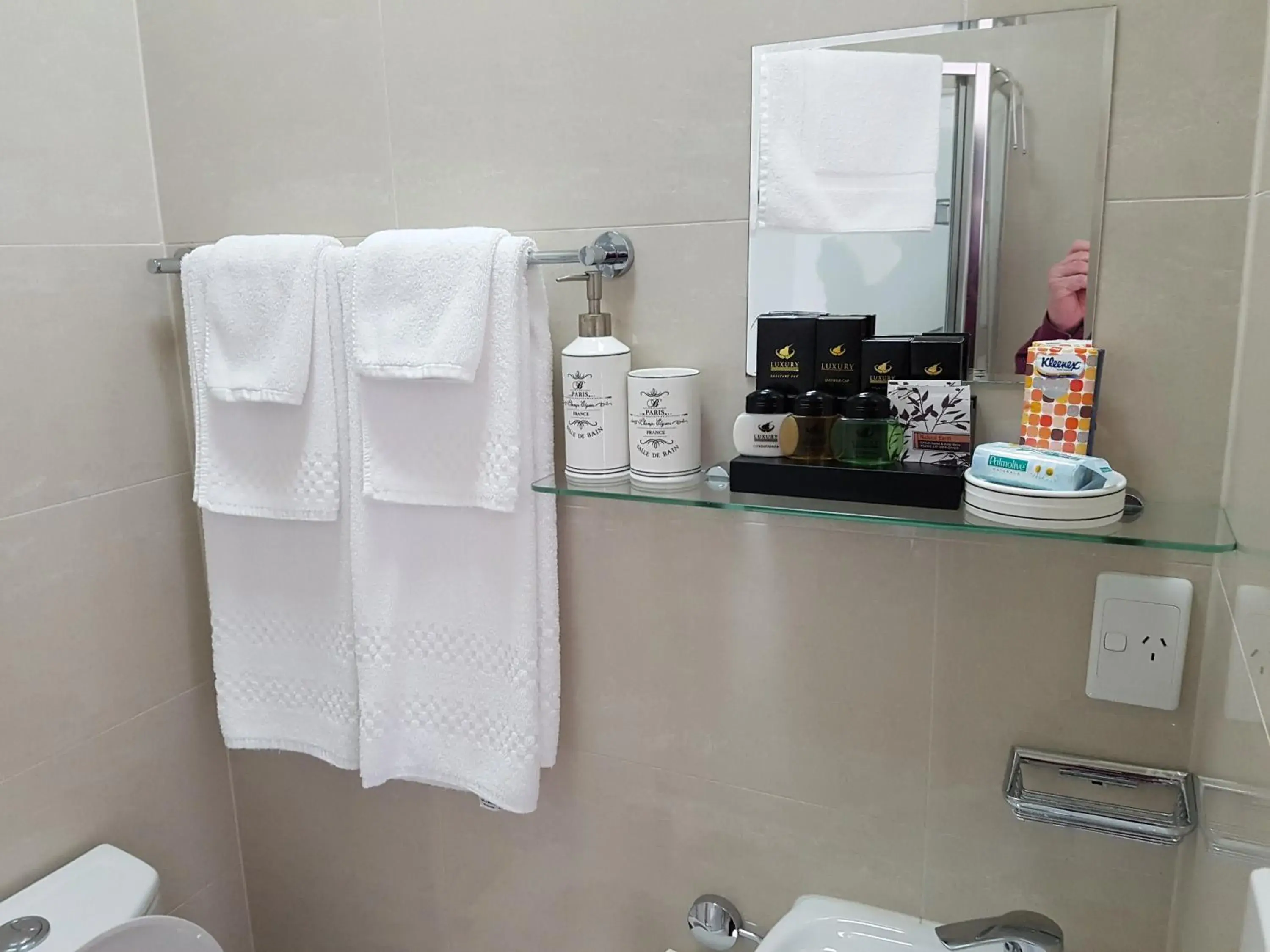 Standard Queen Room in Ponsonby Manor Standard Queen Room in Ponsonby Manor