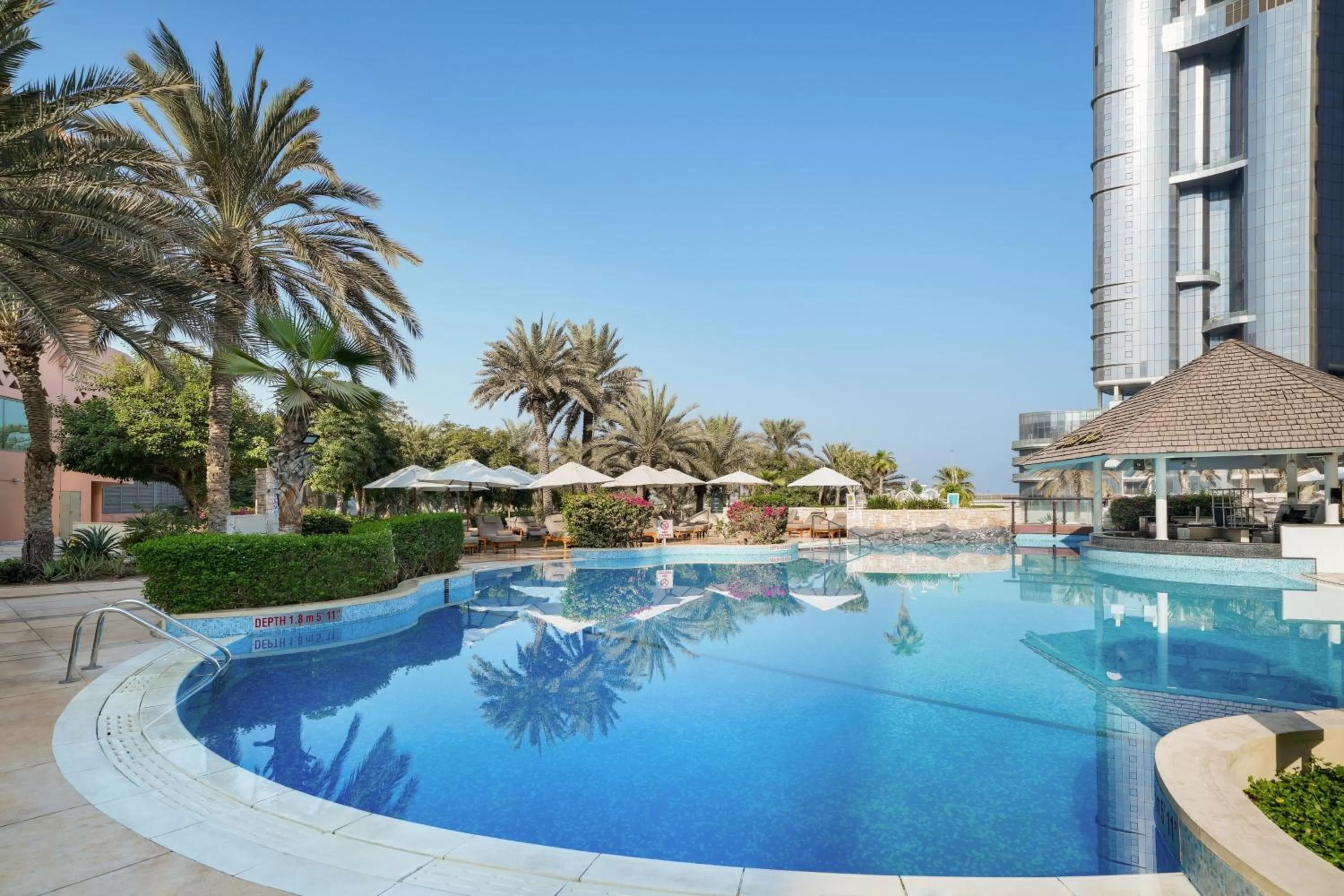 Swimming pool in Sheraton Abu Dhabi Hotel & Resort