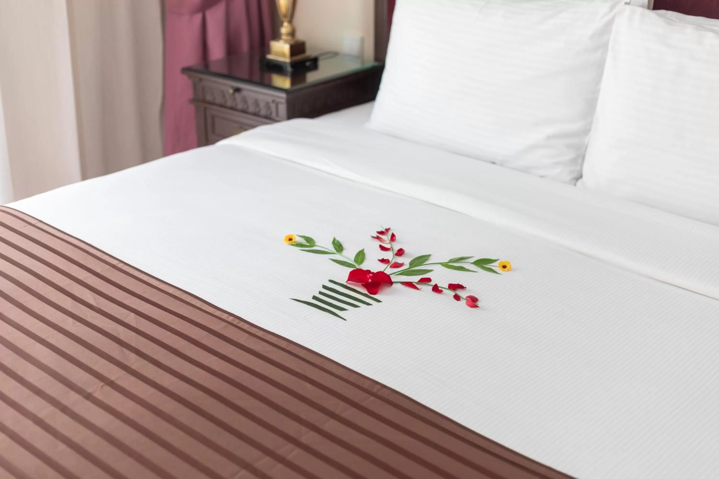 Bed in Auris Boutique Hotel Apartments, Al Barsha - At The Mall