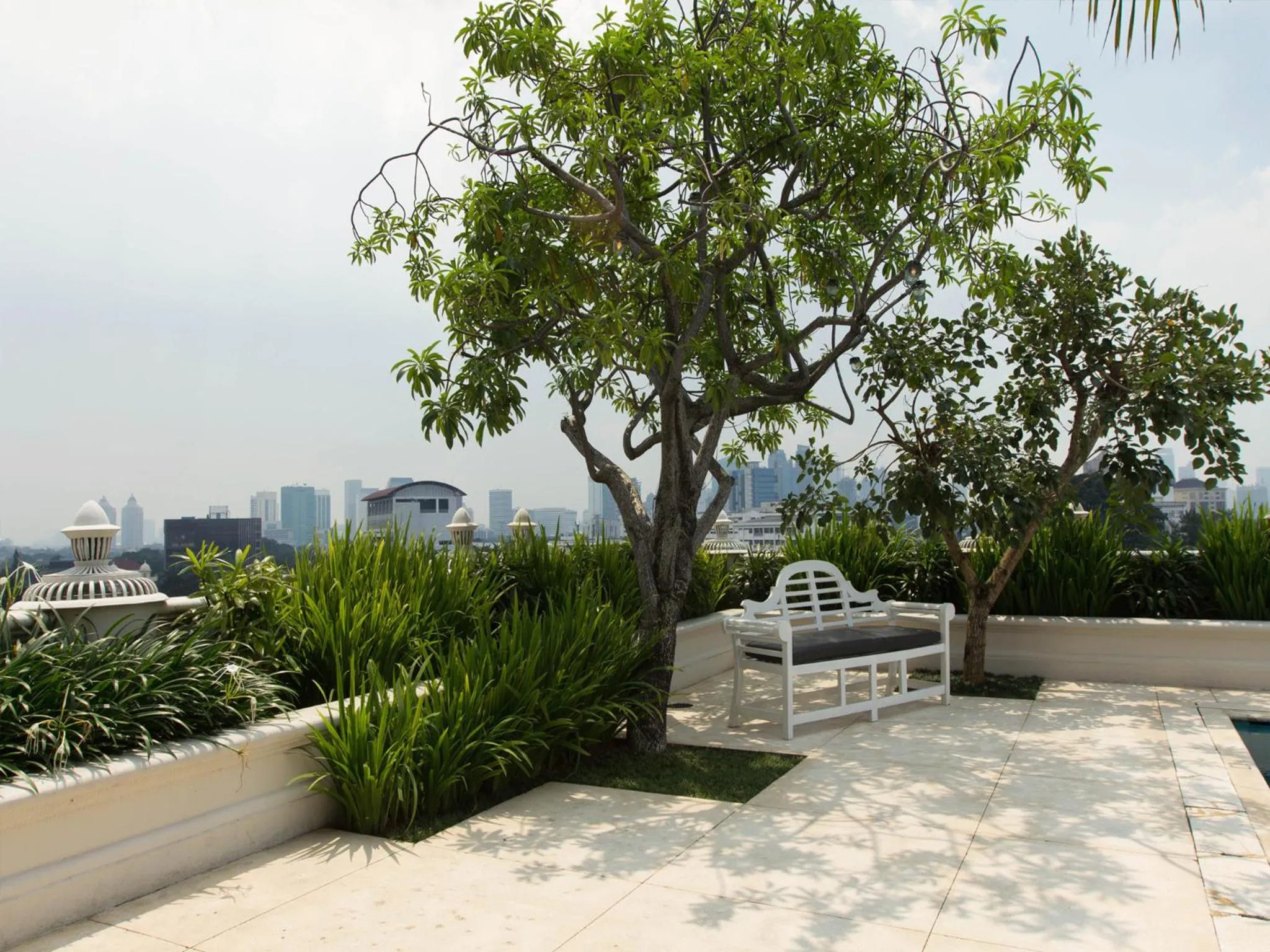 Swimming pool in Hotel Gran Mahakam
