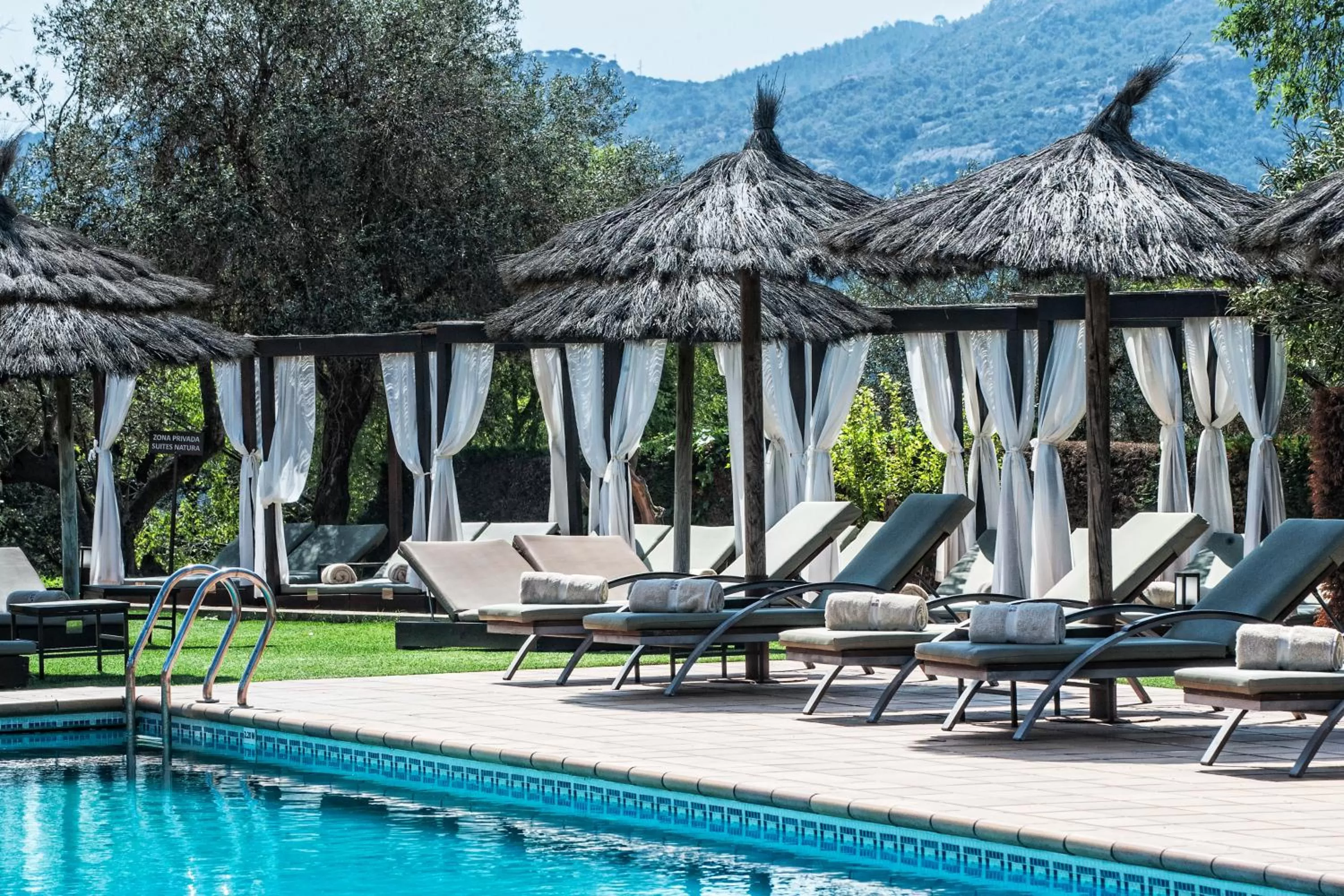 Swimming pool in Mas Tapiolas