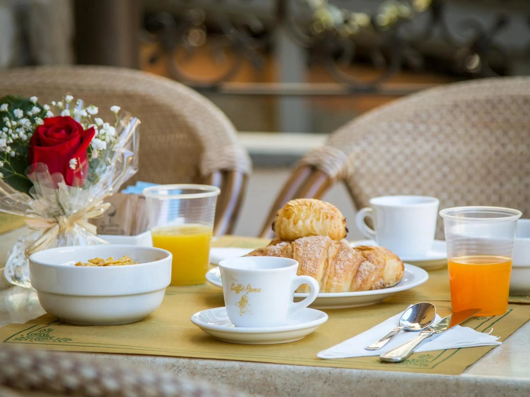 Food and drinks in Hotel Panama