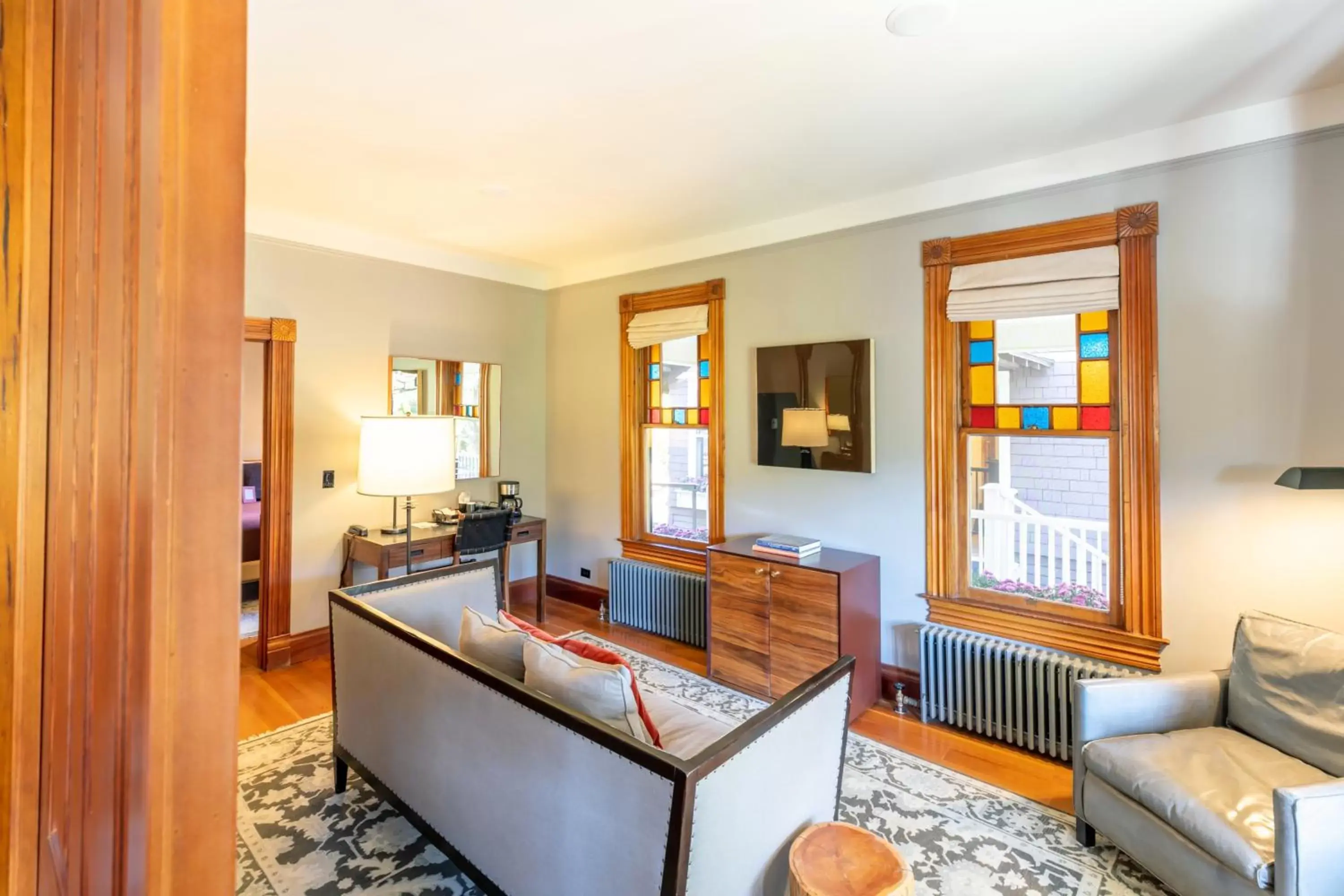 Queen Suite in The Outlook Lodge Queen Suite in The Outlook Lodge