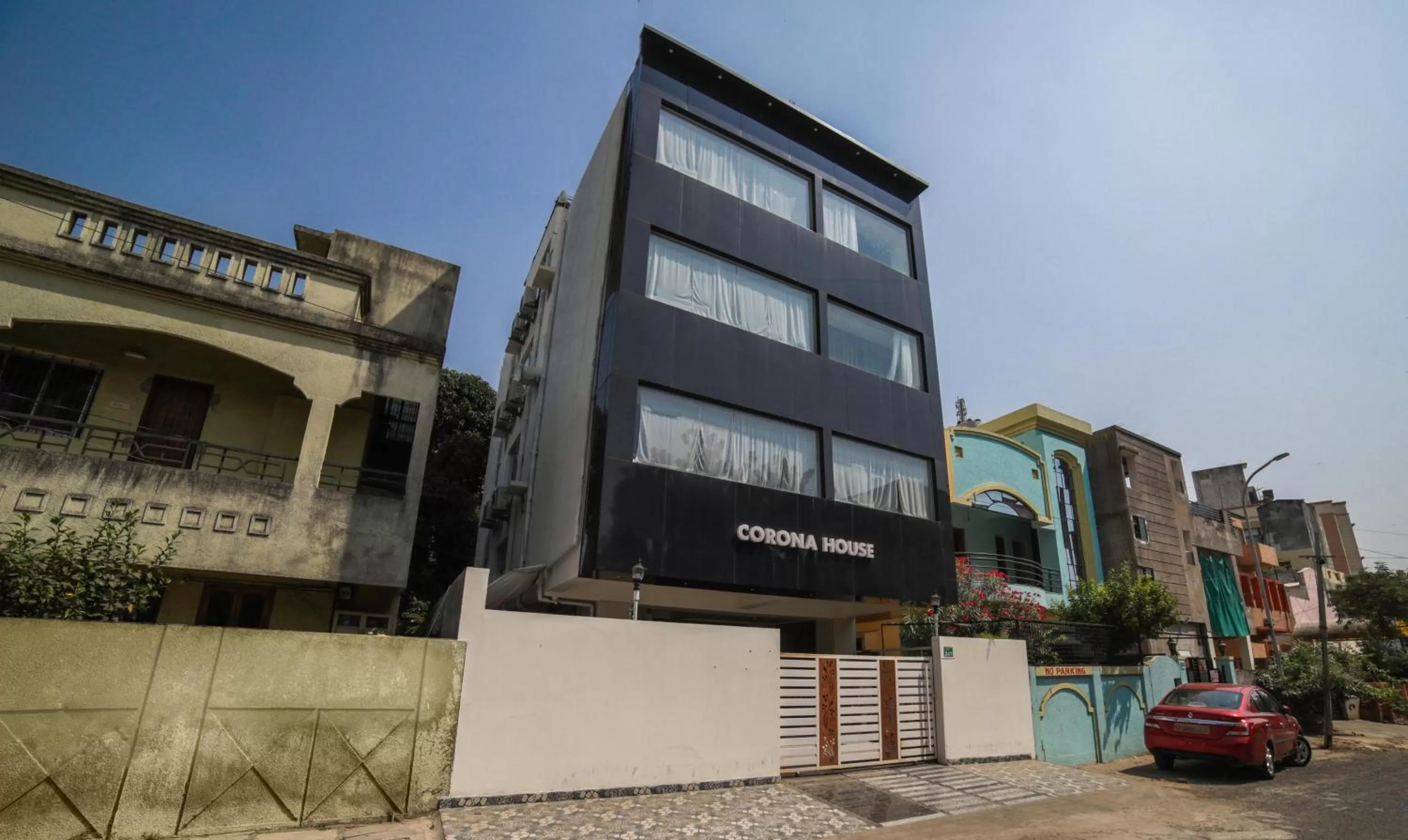 Property building in Itsy Hotels Le Clover