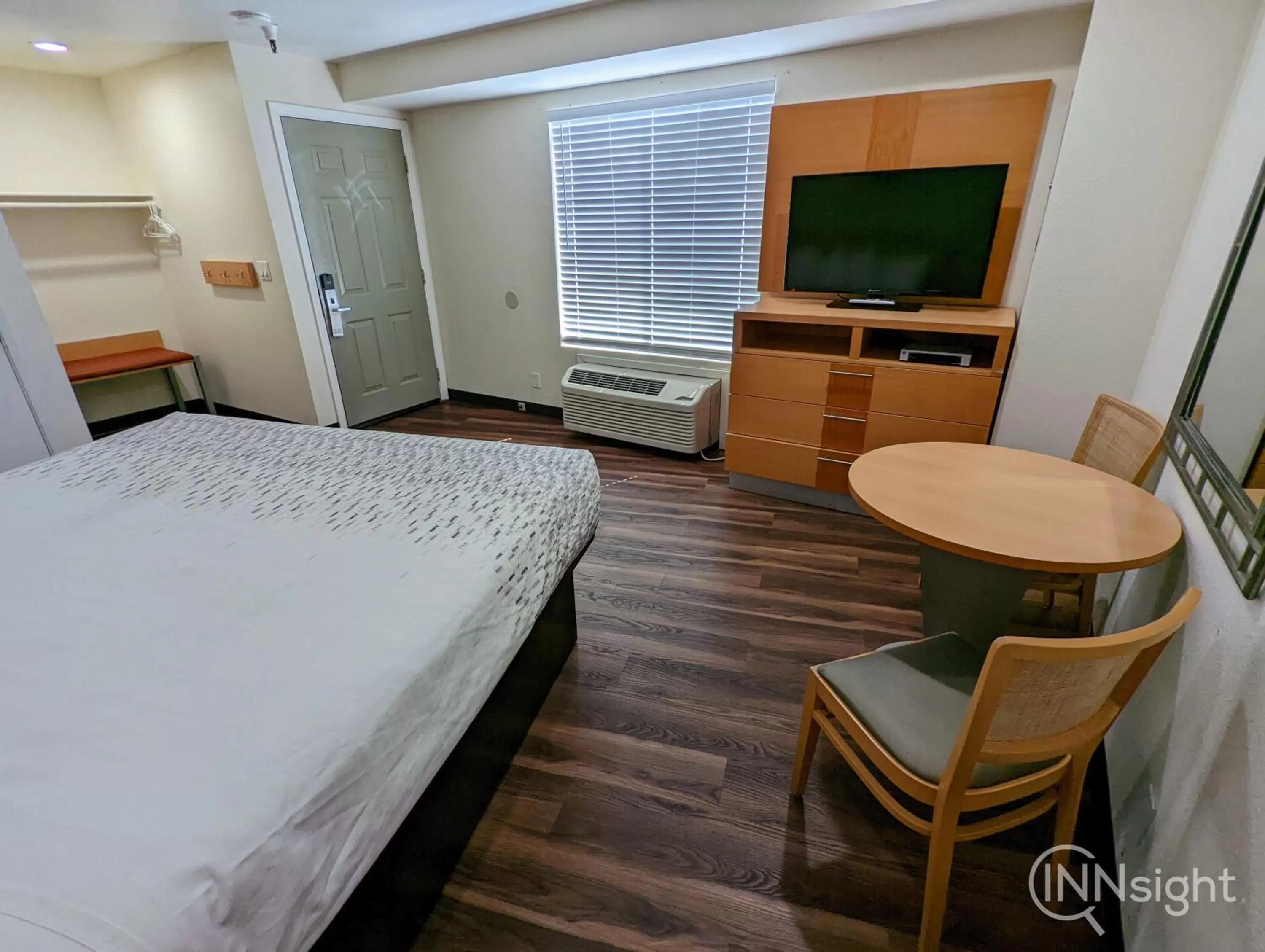 TV and multimedia, Bed in Royal Inn