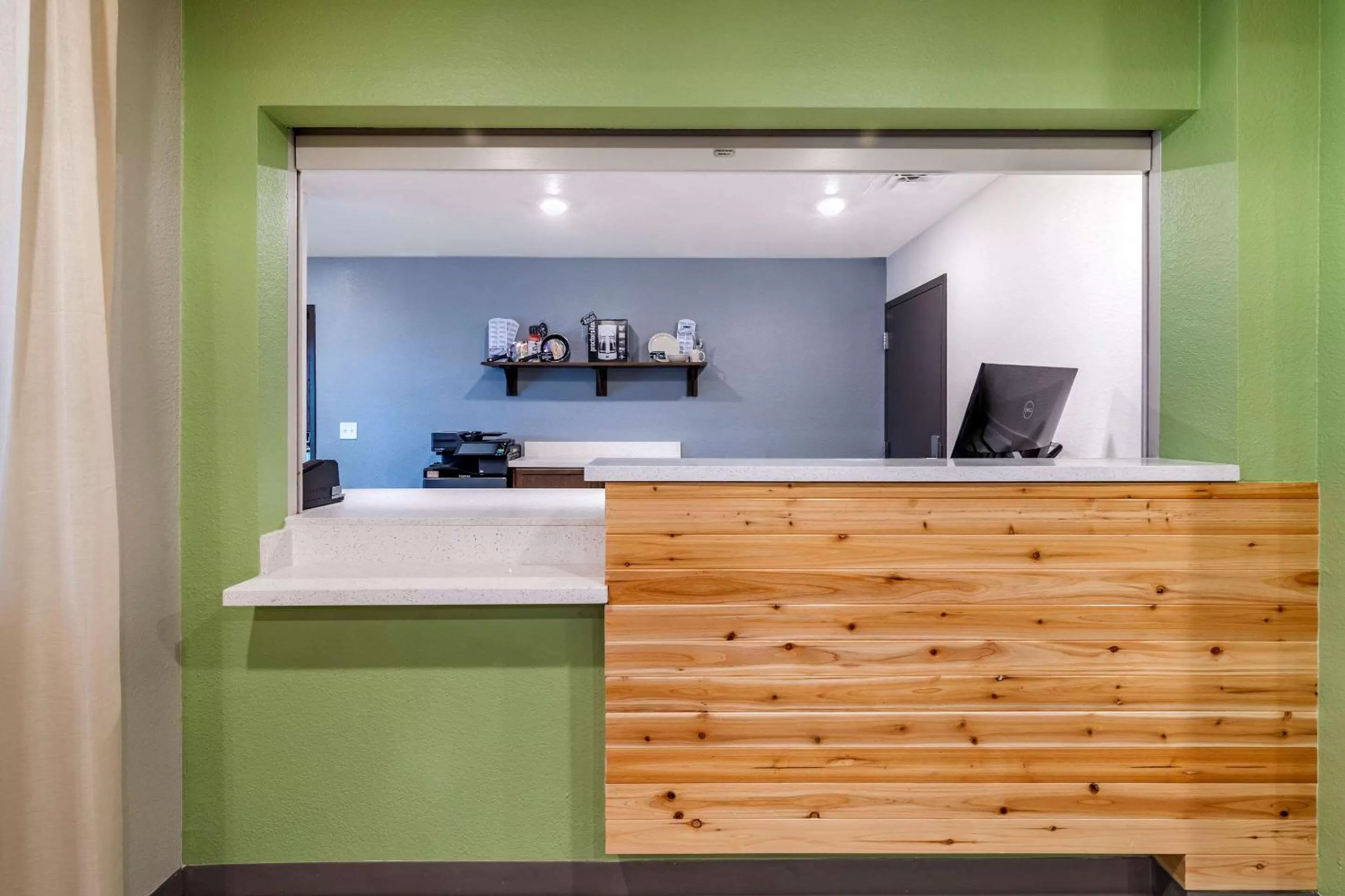 Lobby or reception in WoodSpring Suites Brunswick