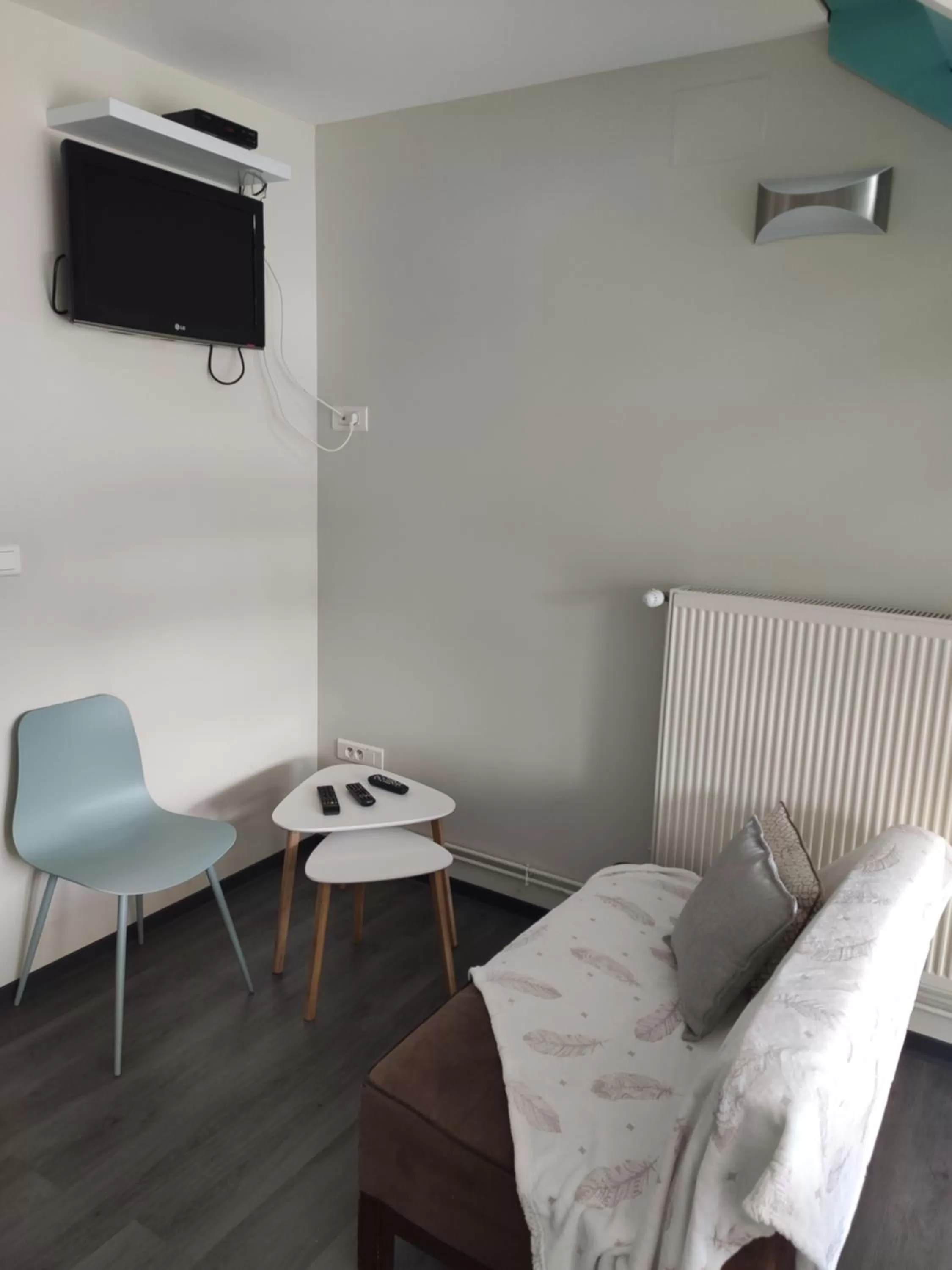 Seating area, TV/Entertainment Center in Centre Bol Vert