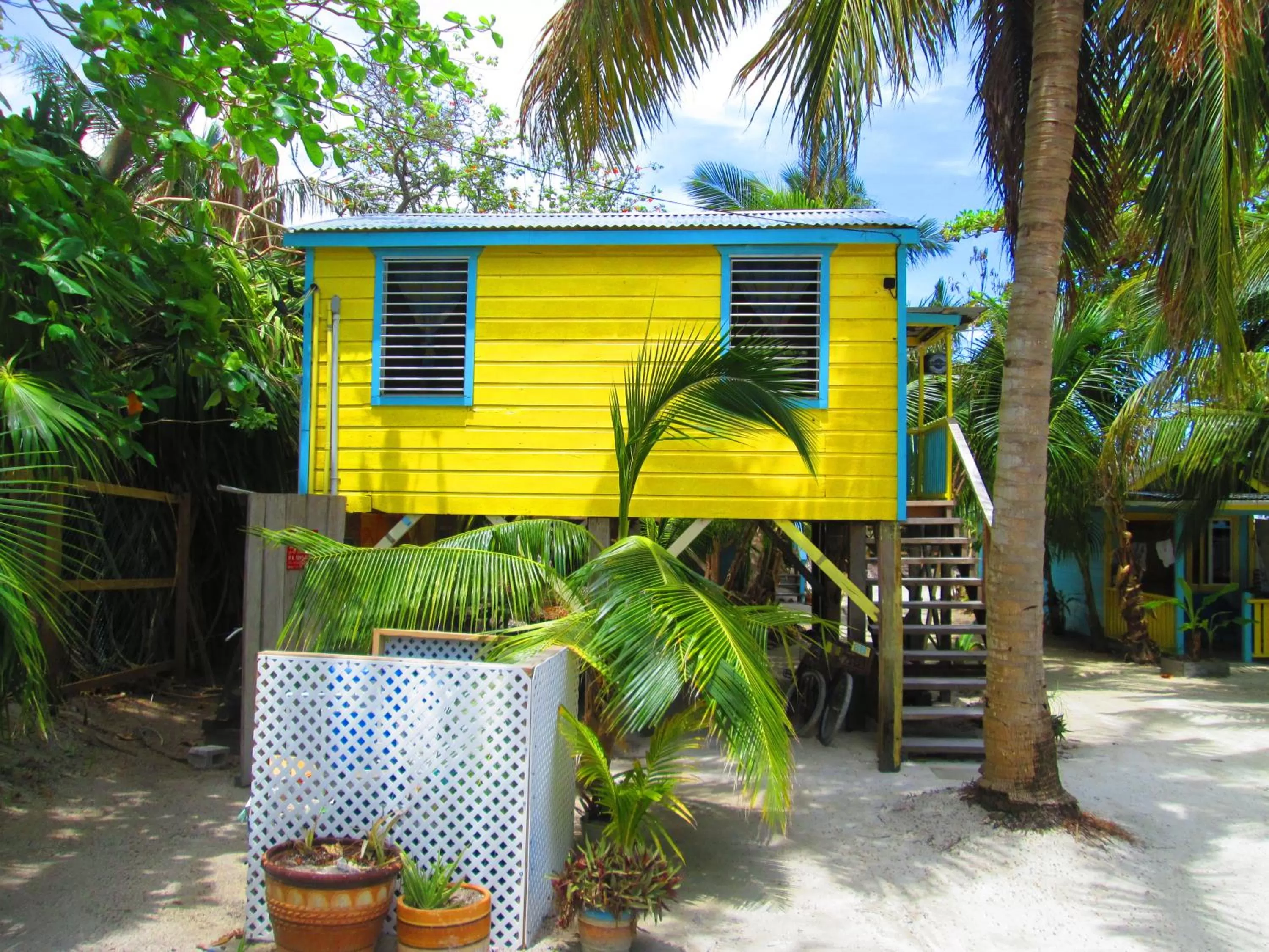 Photo of the whole room, Patio/Outdoor Area in Colinda Cabanas