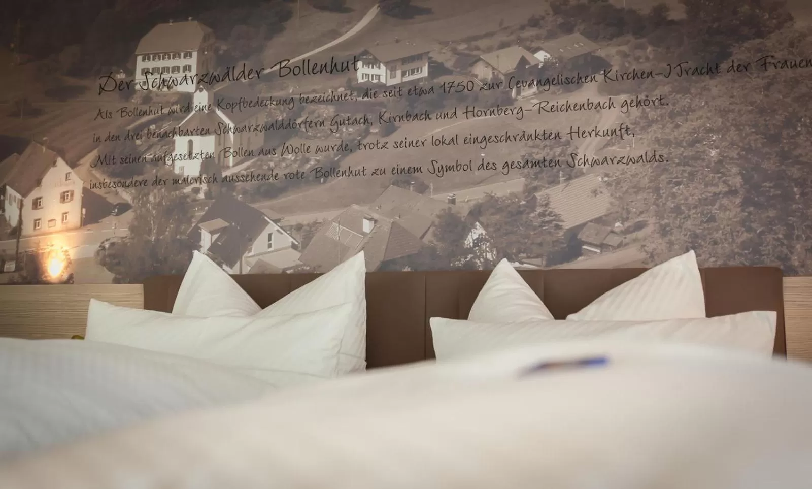 Photo of the whole room, Bed in Bollenhuthotel Kirnbacher Hof