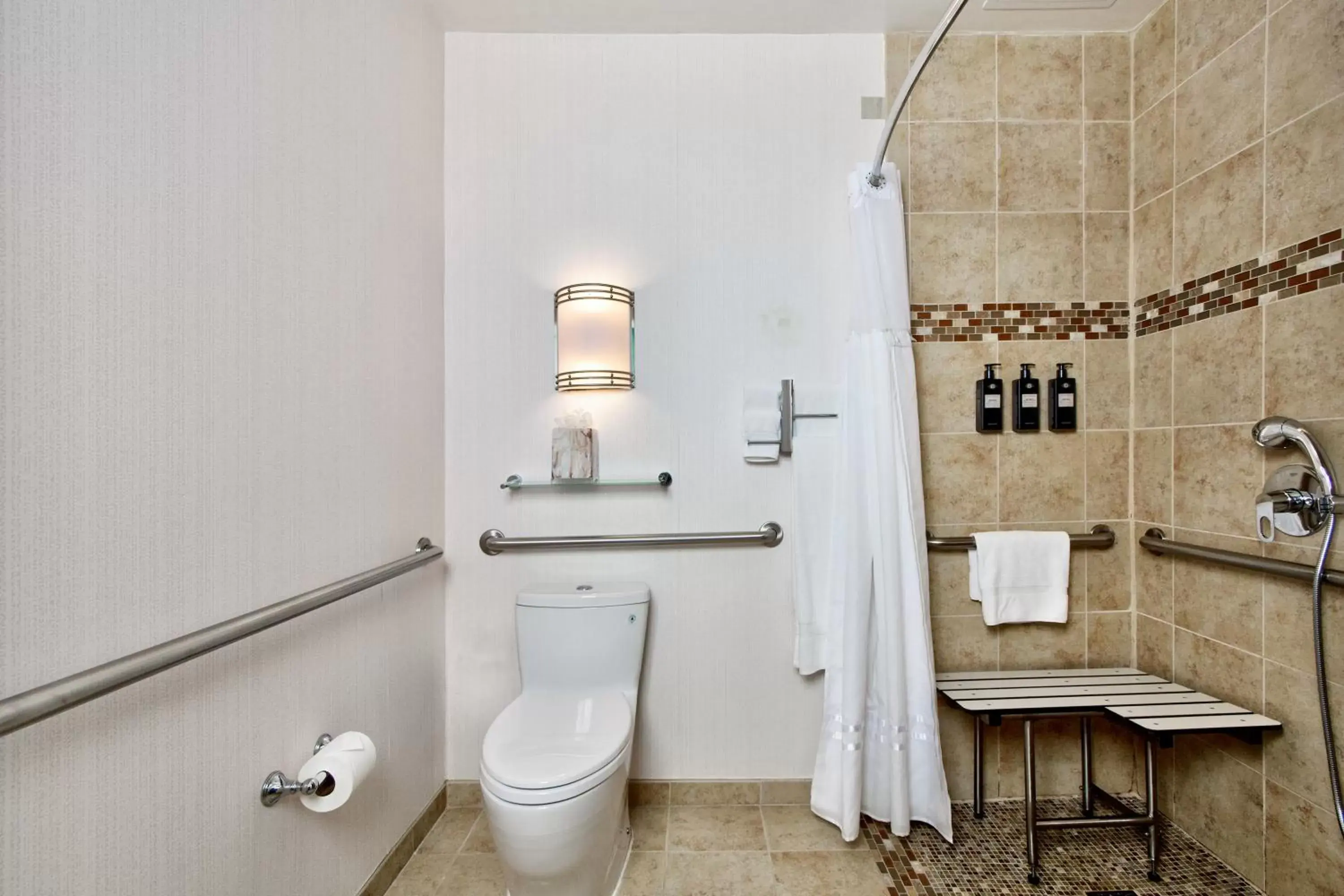 Accessible Standard King Room in Hotel Griffon Accessible Standard King Room in Hotel Griffon