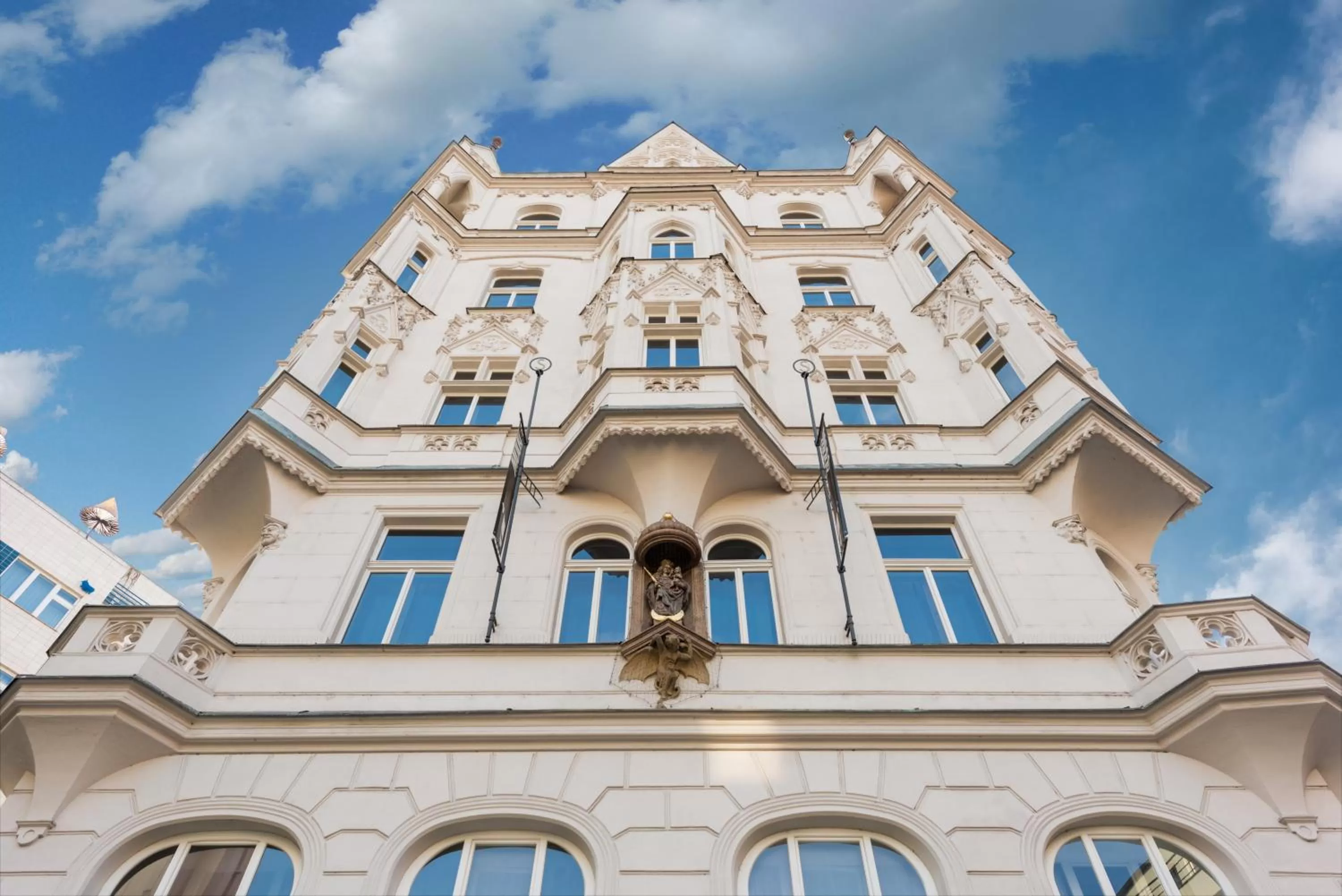 Property building in MOOo Downtown