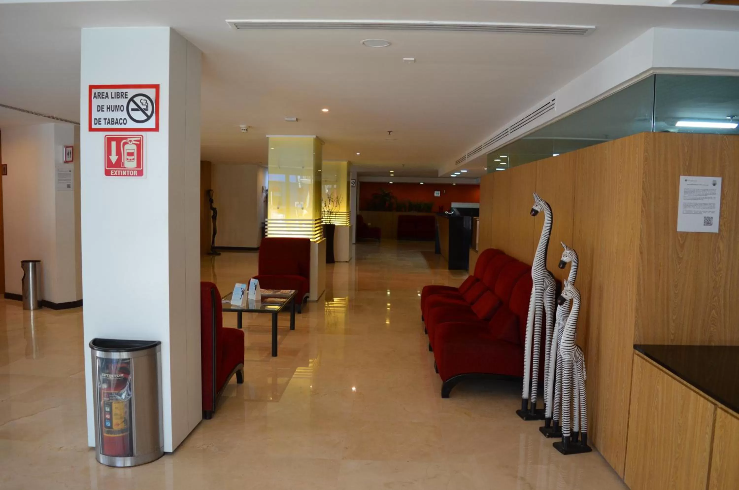 Lobby or reception in Ramada Hola Culiacan