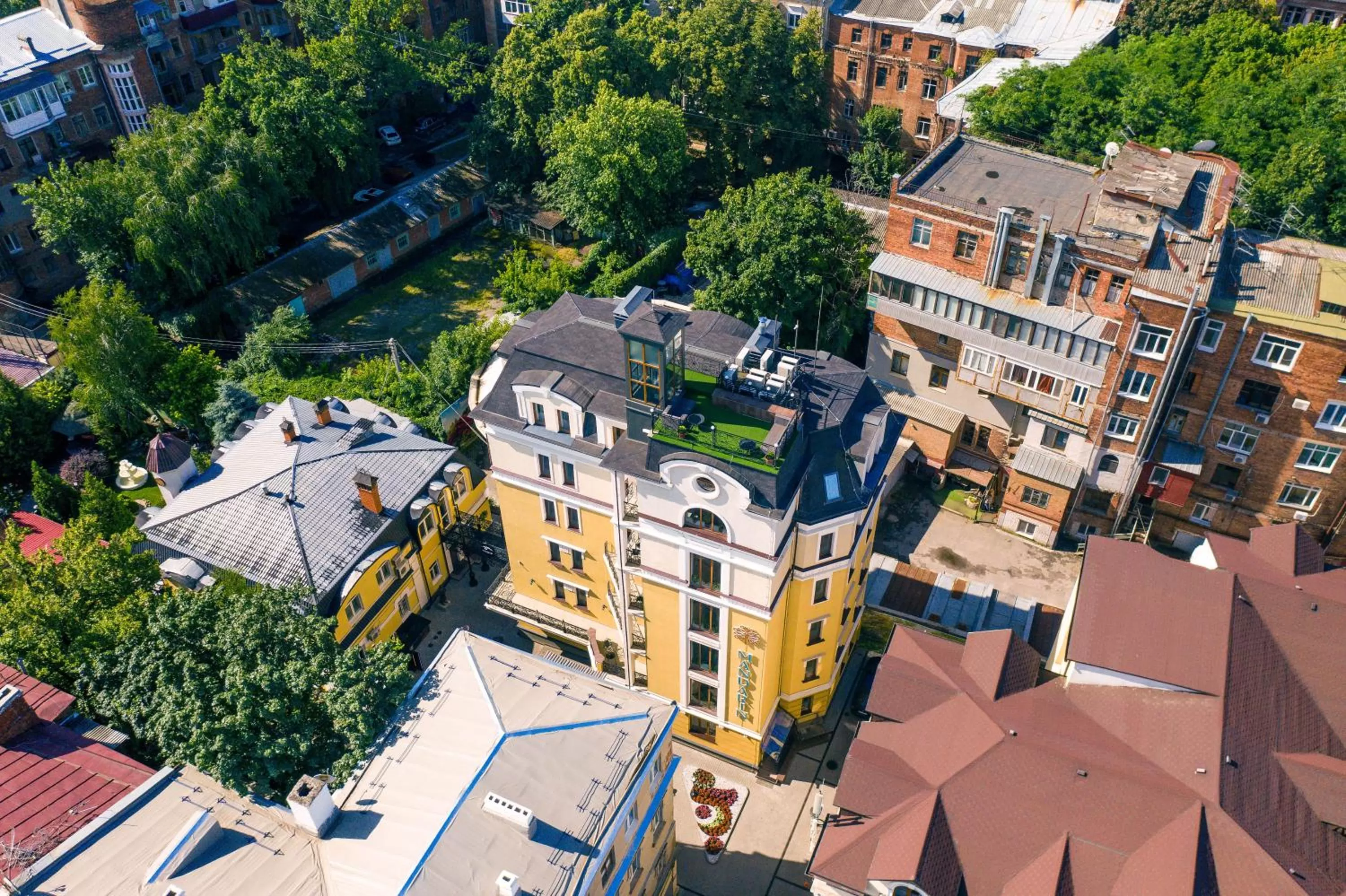 Property building, Bird's-eye View in Hotel "Mandarin Clubhouse"