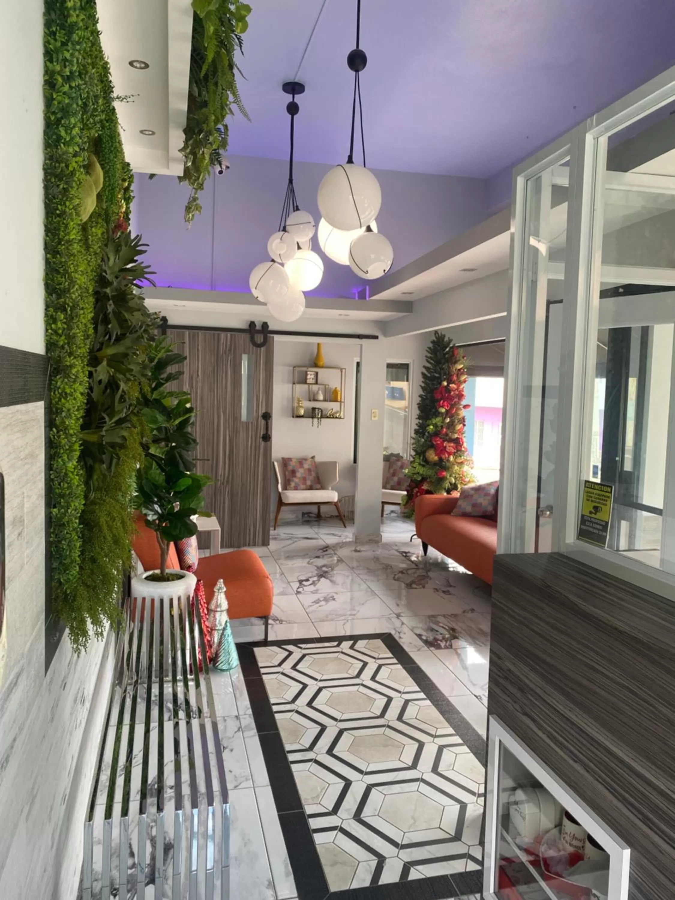 Living room, Lobby/Reception in Itza-Bella Suites