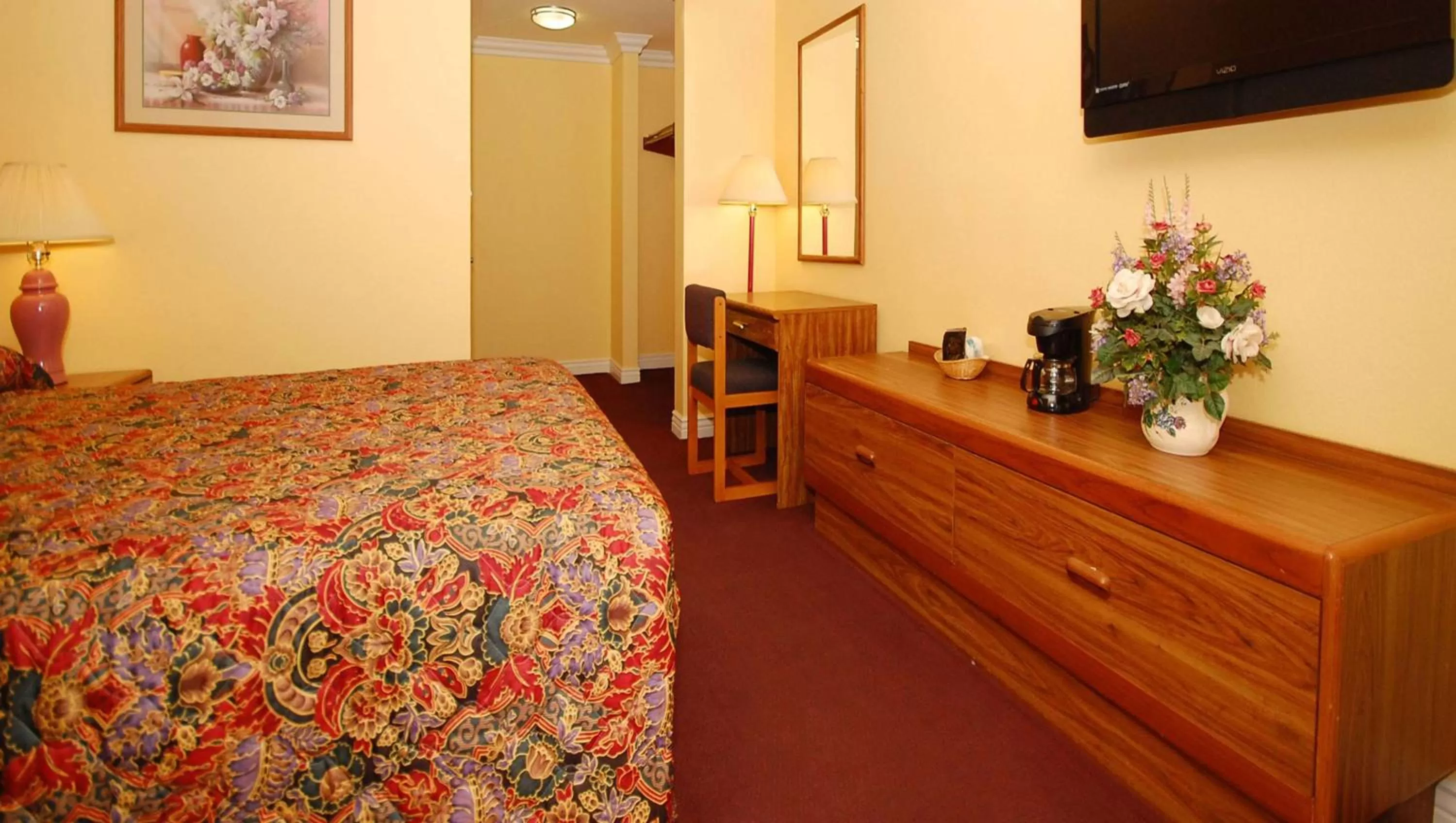 Photo of the whole room, Bed in Magnuson Hotel Blythe