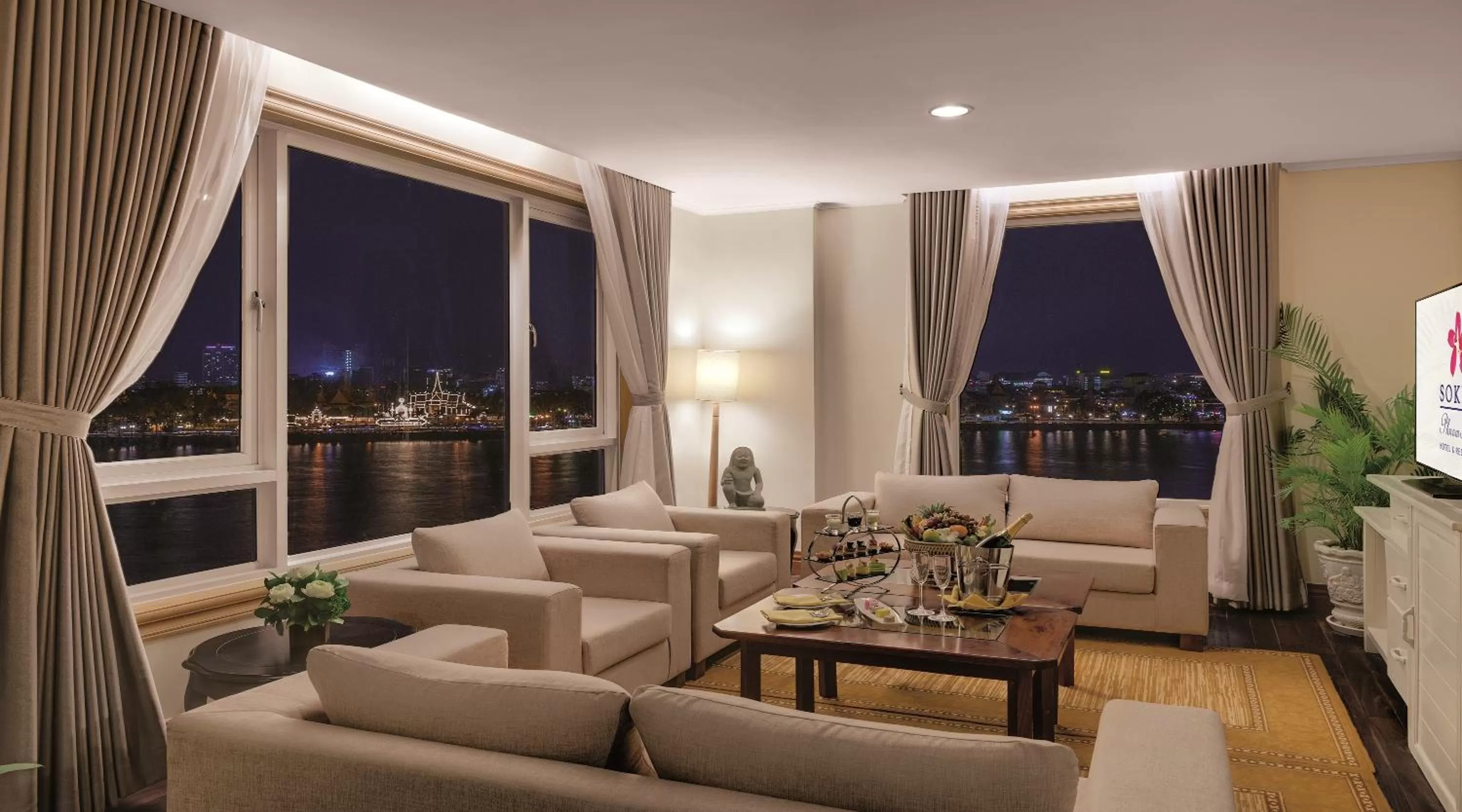 Living room in Sokha Phnom Penh Hotel