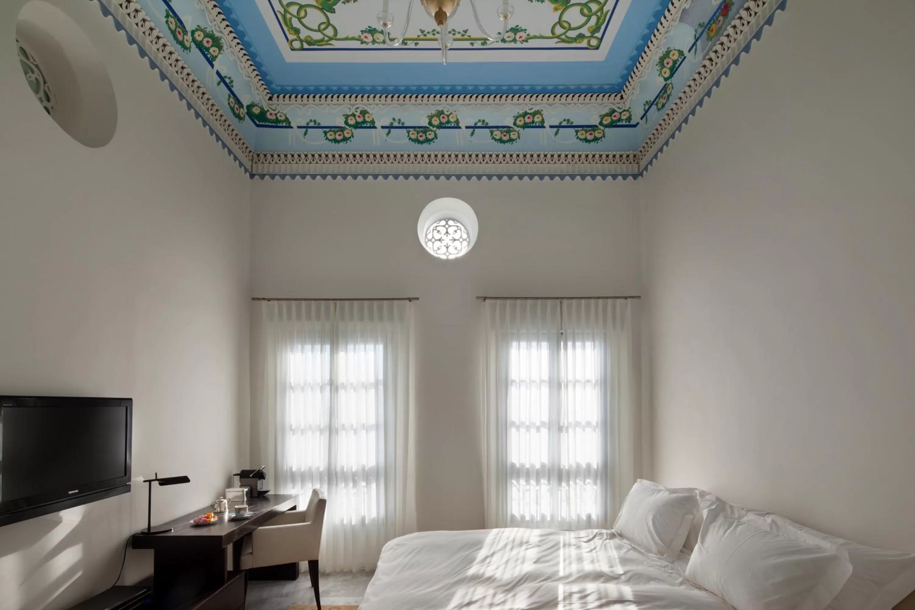 Bed in The Efendi Hotel Akko