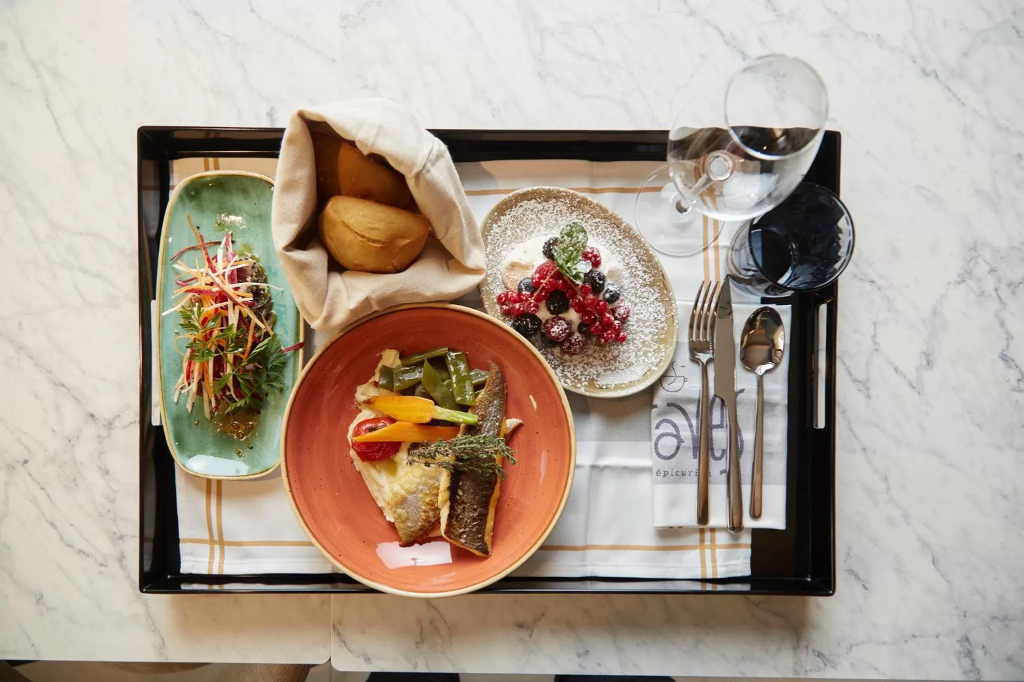 Restaurant/places to eat in Mercure Avignon TGV Hotel & Spa