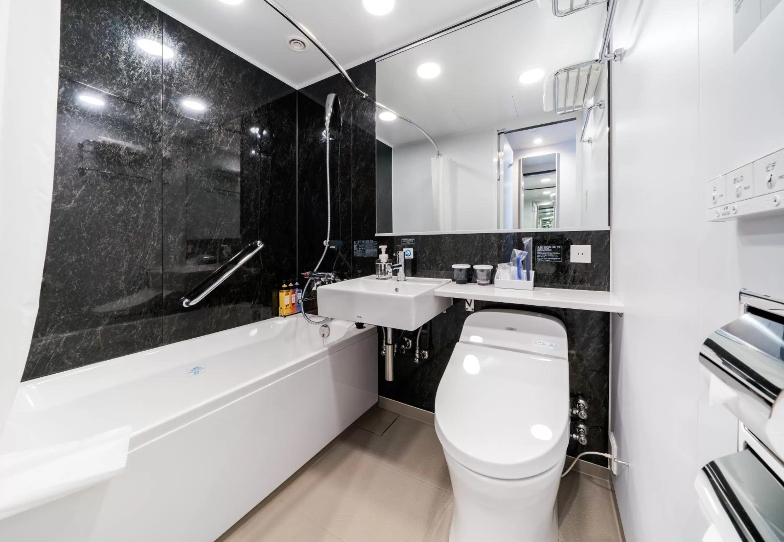 Bathroom in DEL style Fukuoka Nishinakasu by Daiwa Roynet Hotel