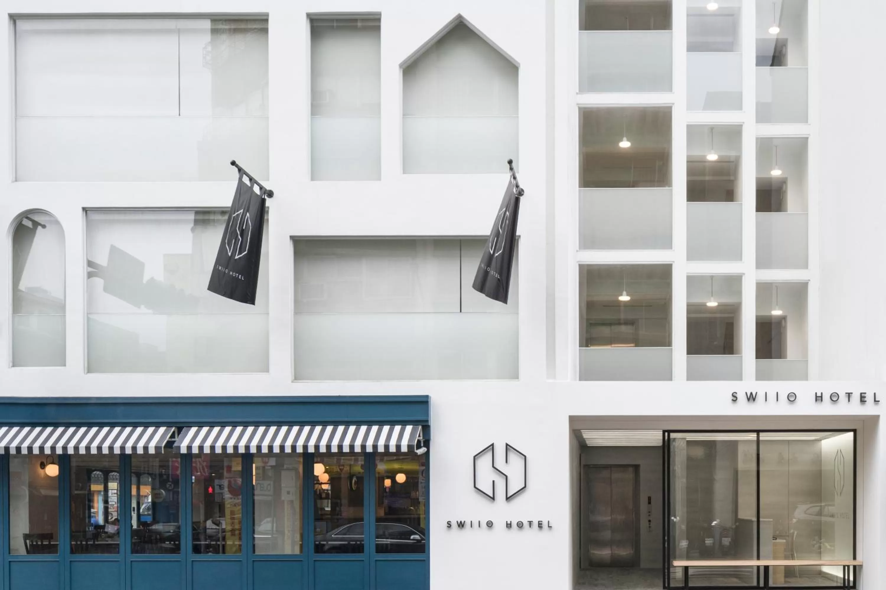 Facade/entrance in Swiio Hotel Daan