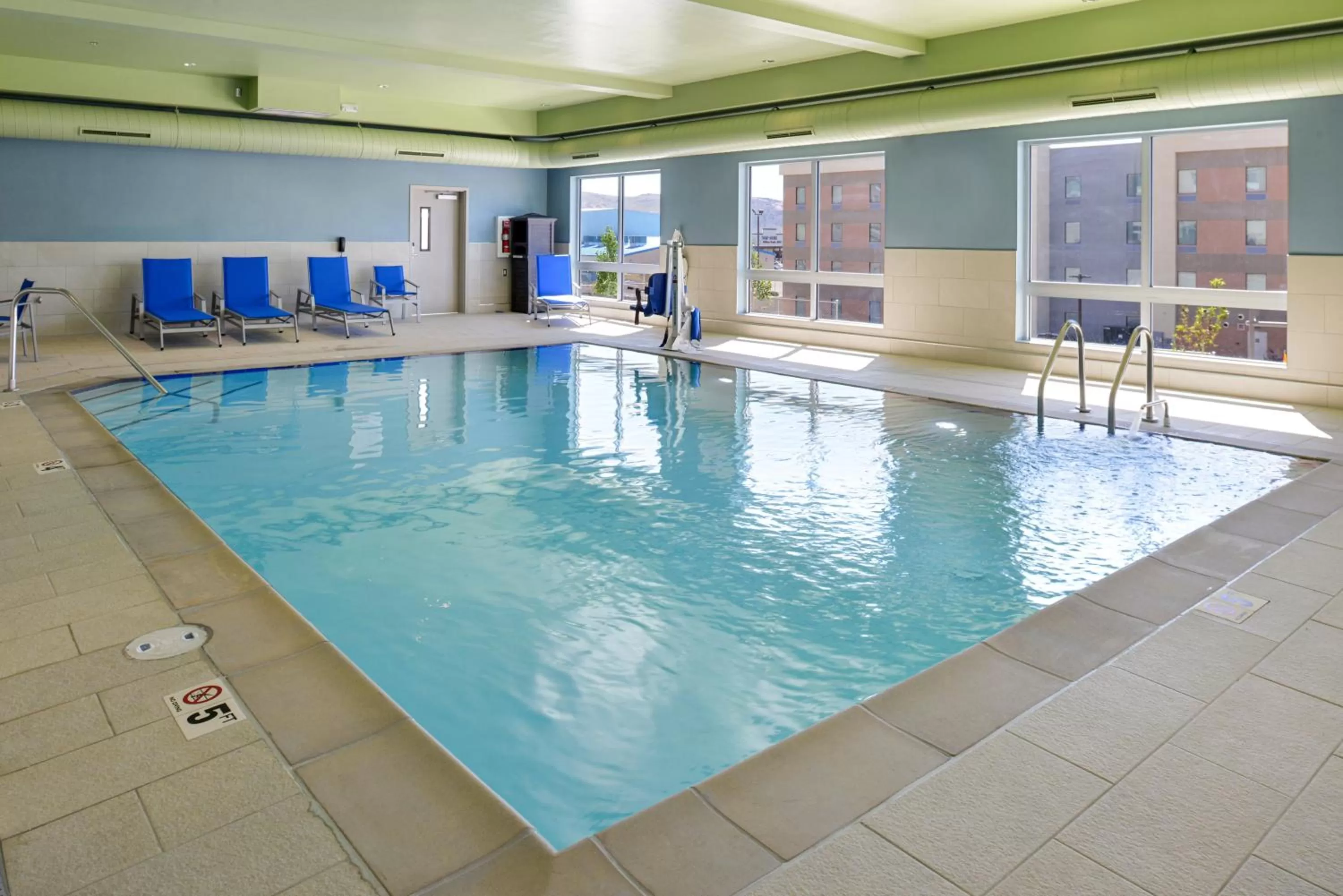 Swimming pool in Holiday Inn Express & Suites - Elko by IHG