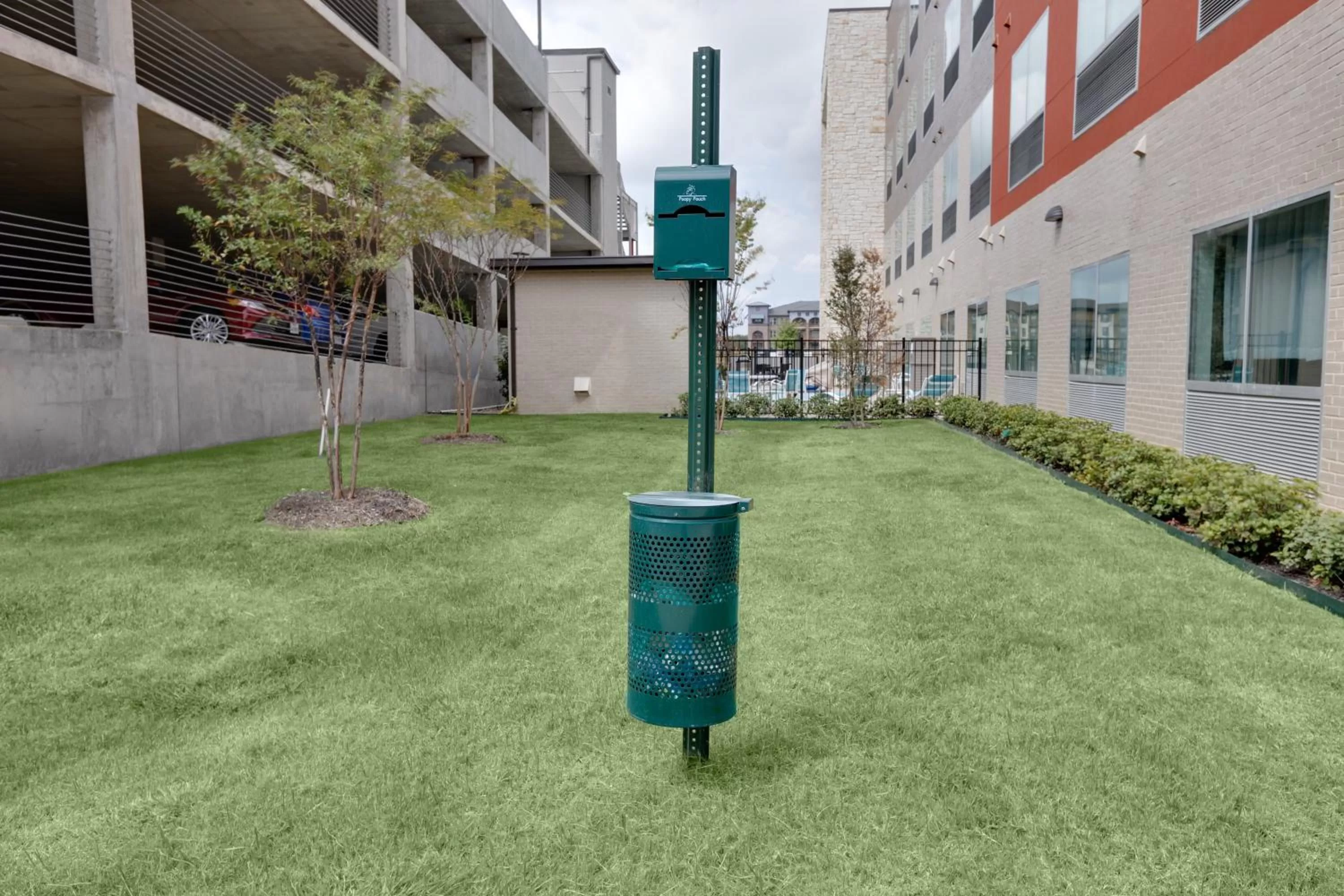 Lobby or reception in Holiday Inn Express & Suites Dallas NW - Farmers Branch by IHG