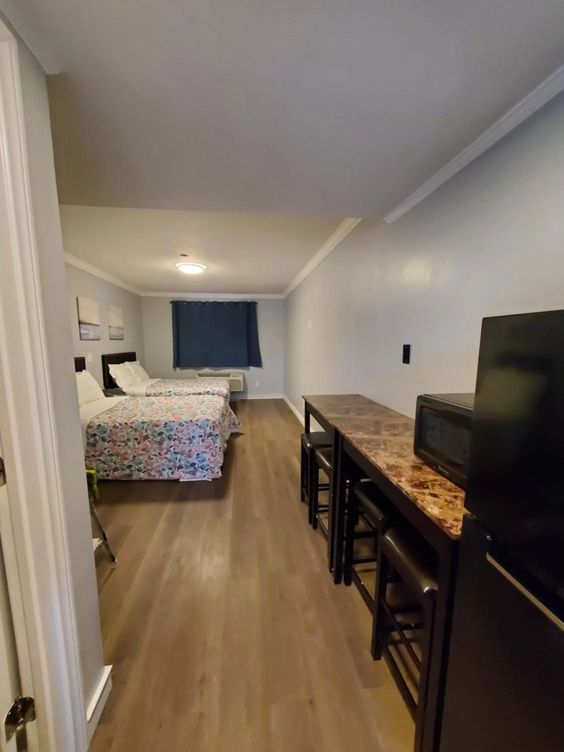 TV/Entertainment Center in Hotel Europa