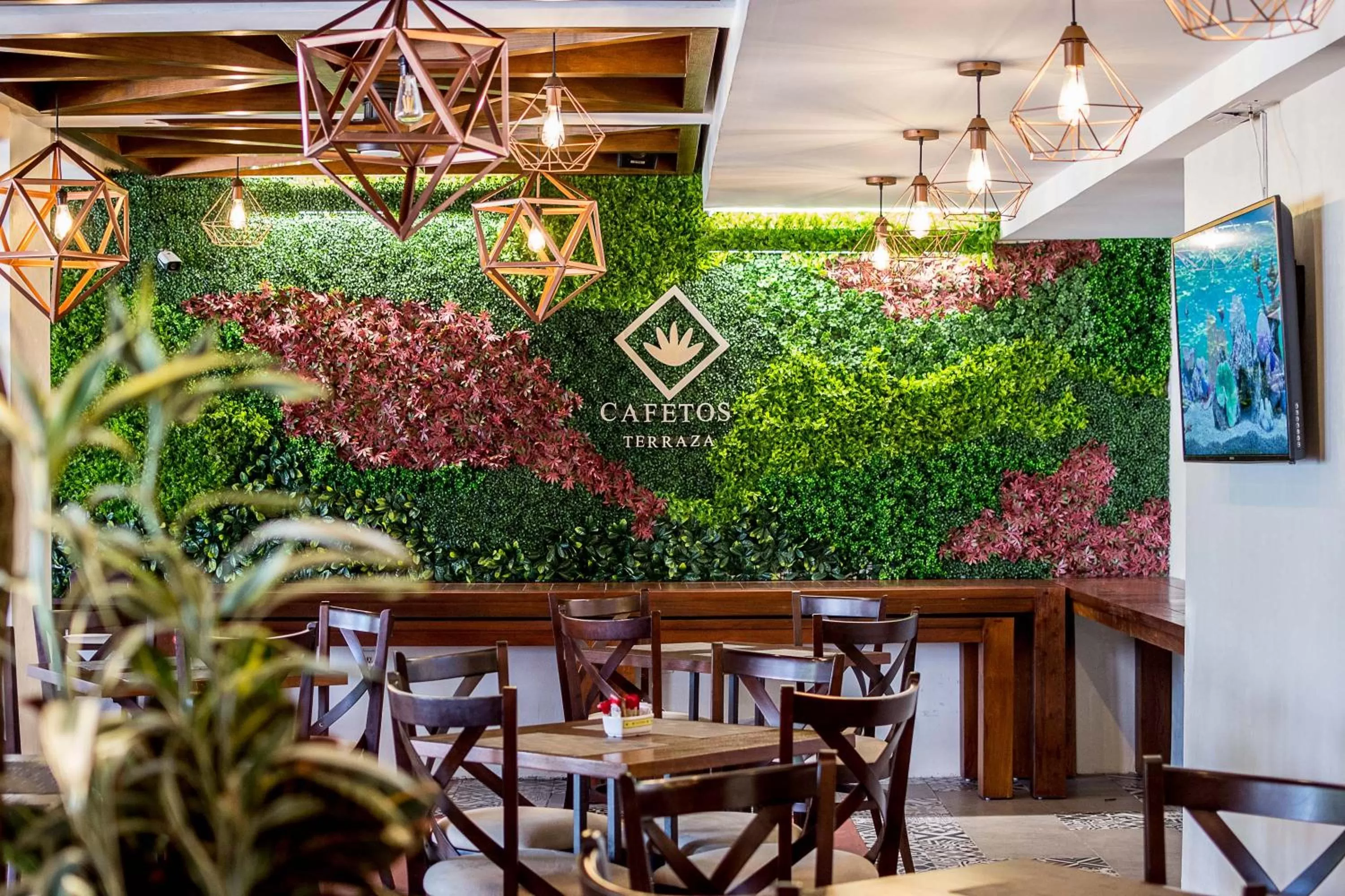 Restaurant/places to eat in Hotel Mansur Business & Leisure