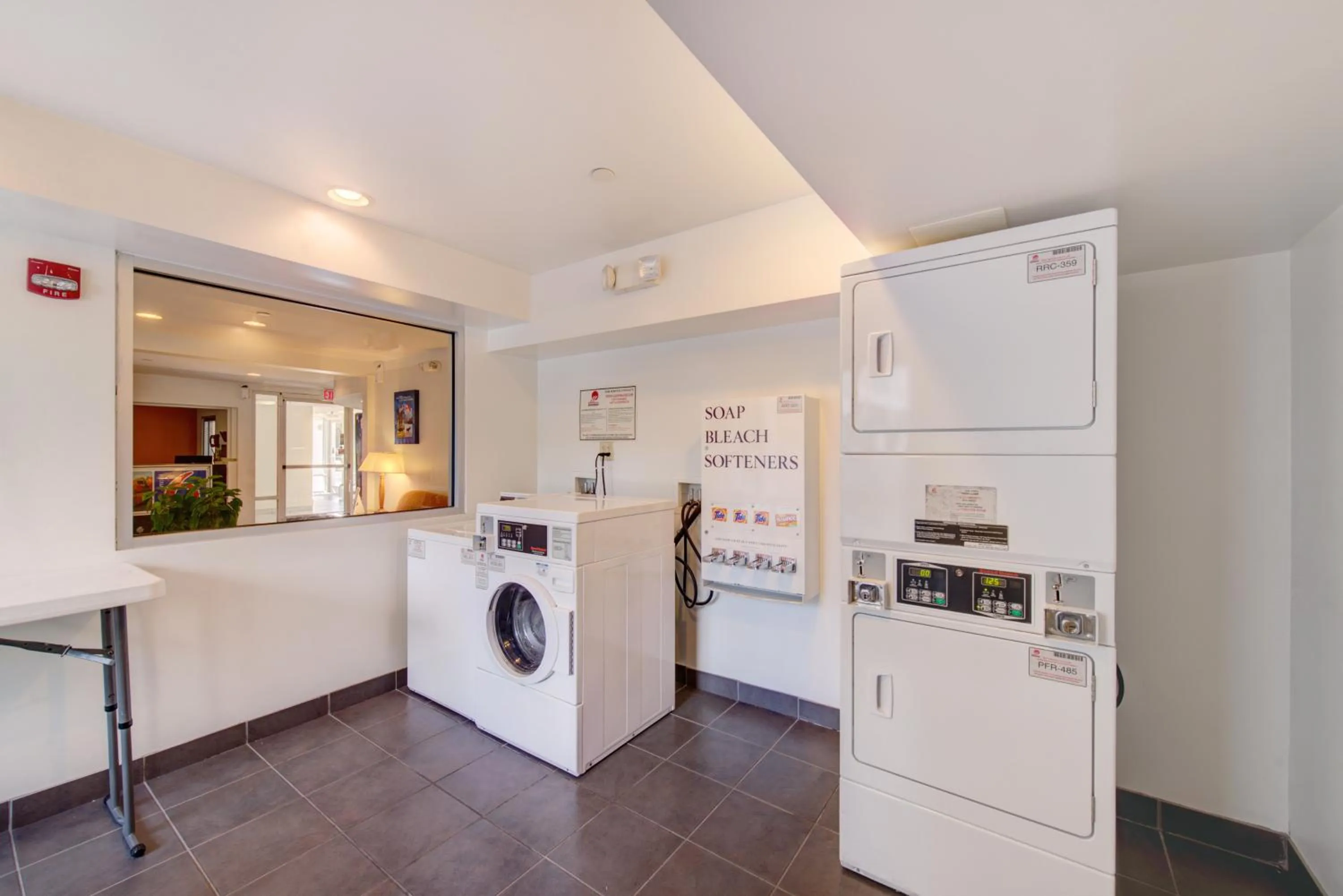 Decorative detail in Motel 6 Virginia Beach