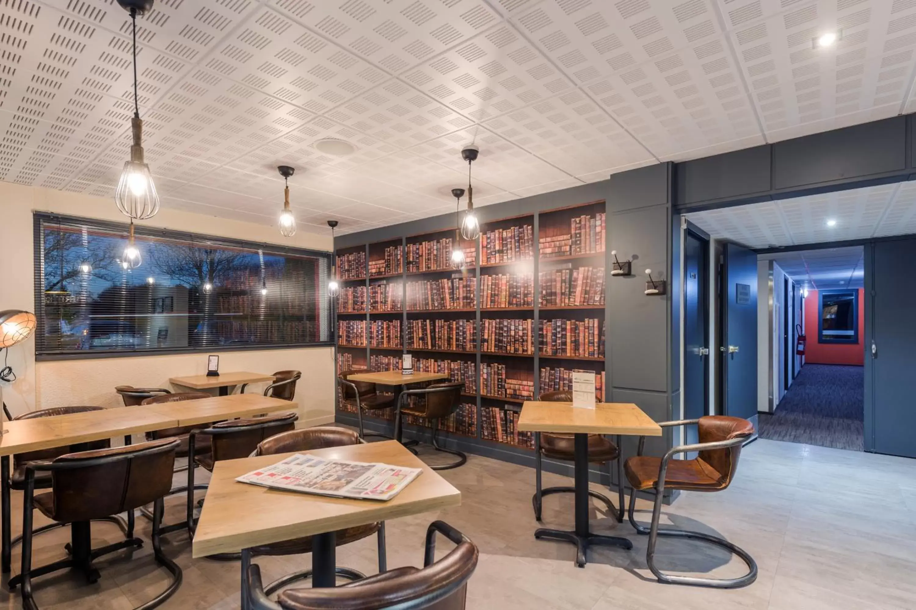 Lounge or bar, Restaurant/Places to Eat in Brit Hotel La Rochelle Périgny Lounge or bar, Restaurant/Places to Eat in Brit Hotel La Rochelle Périgny