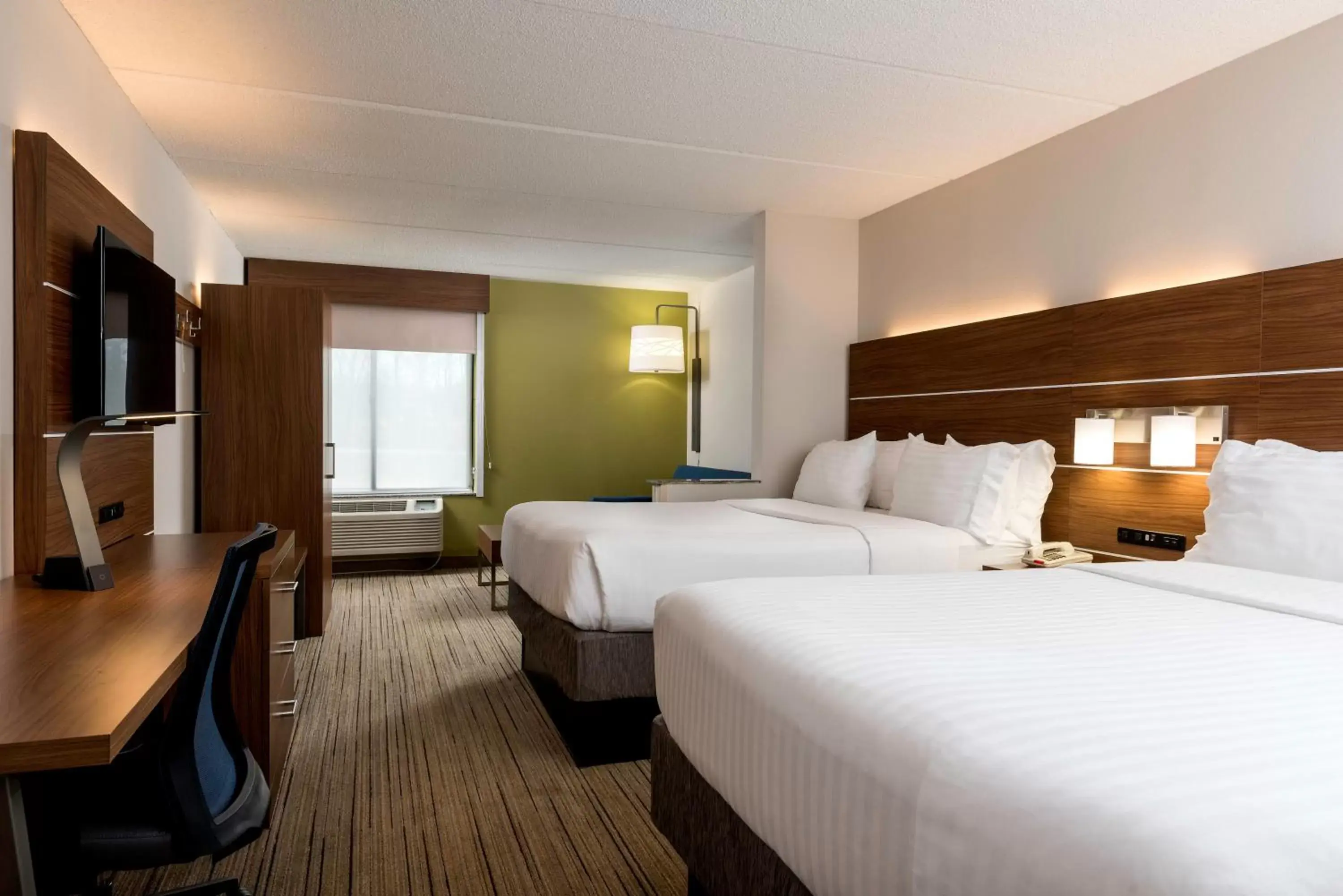 Suite with Two Queen Beds in Holiday Inn Express & Suites Charlotte Arpt-Belmont by IHG Suite with Two Queen Beds in Holiday Inn Express & Suites Charlotte Arpt-Belmont by IHG