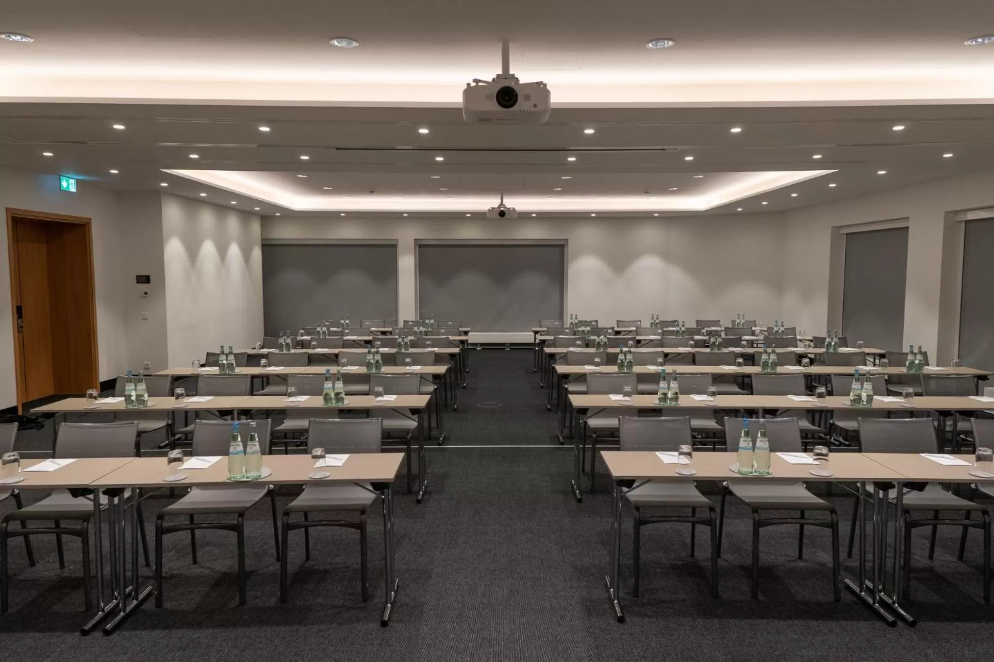 Meeting/conference room in Holiday Inn Munich - Leuchtenbergring by IHG